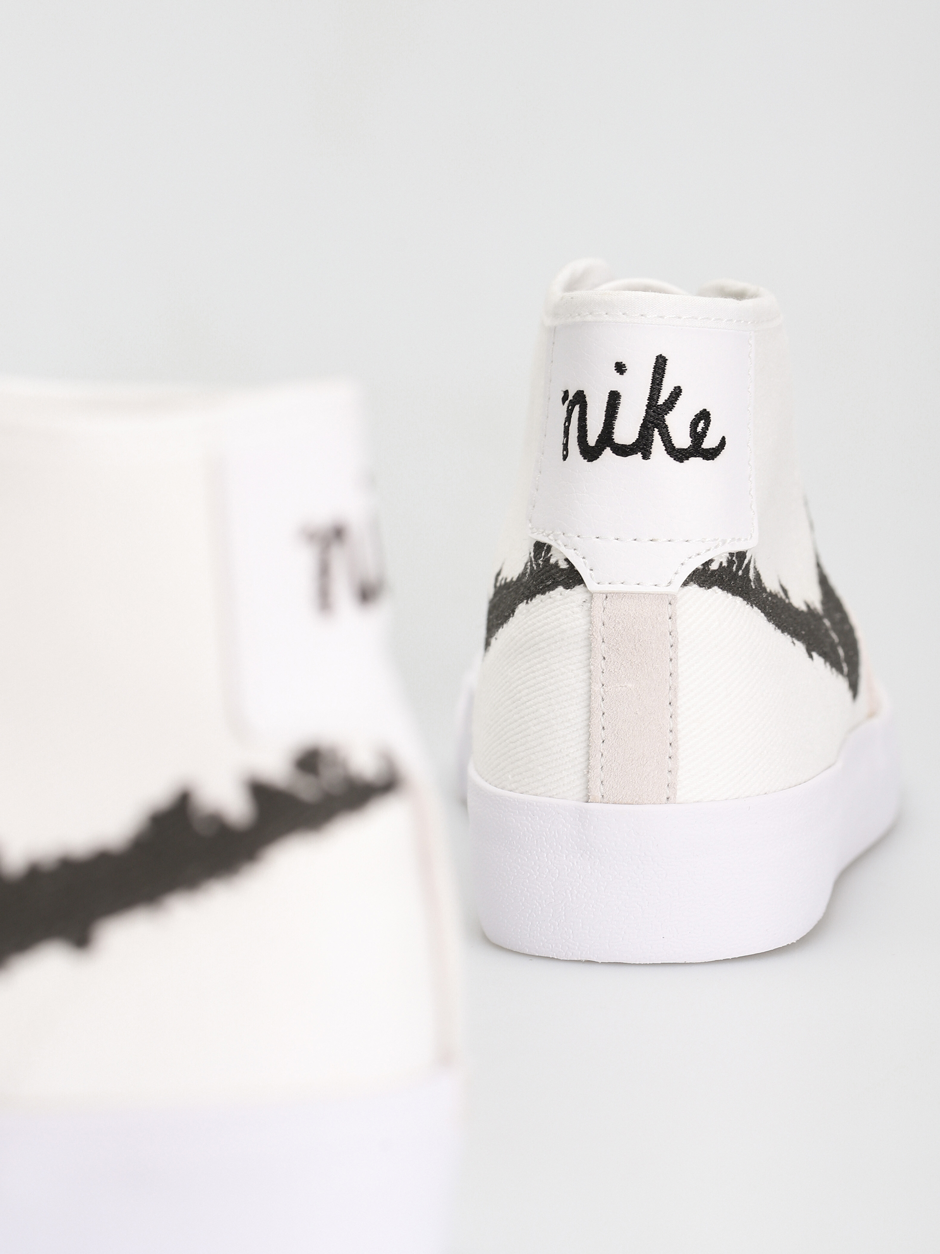 Buty Nike SB Blzr Court Mid Prm (white/black white)