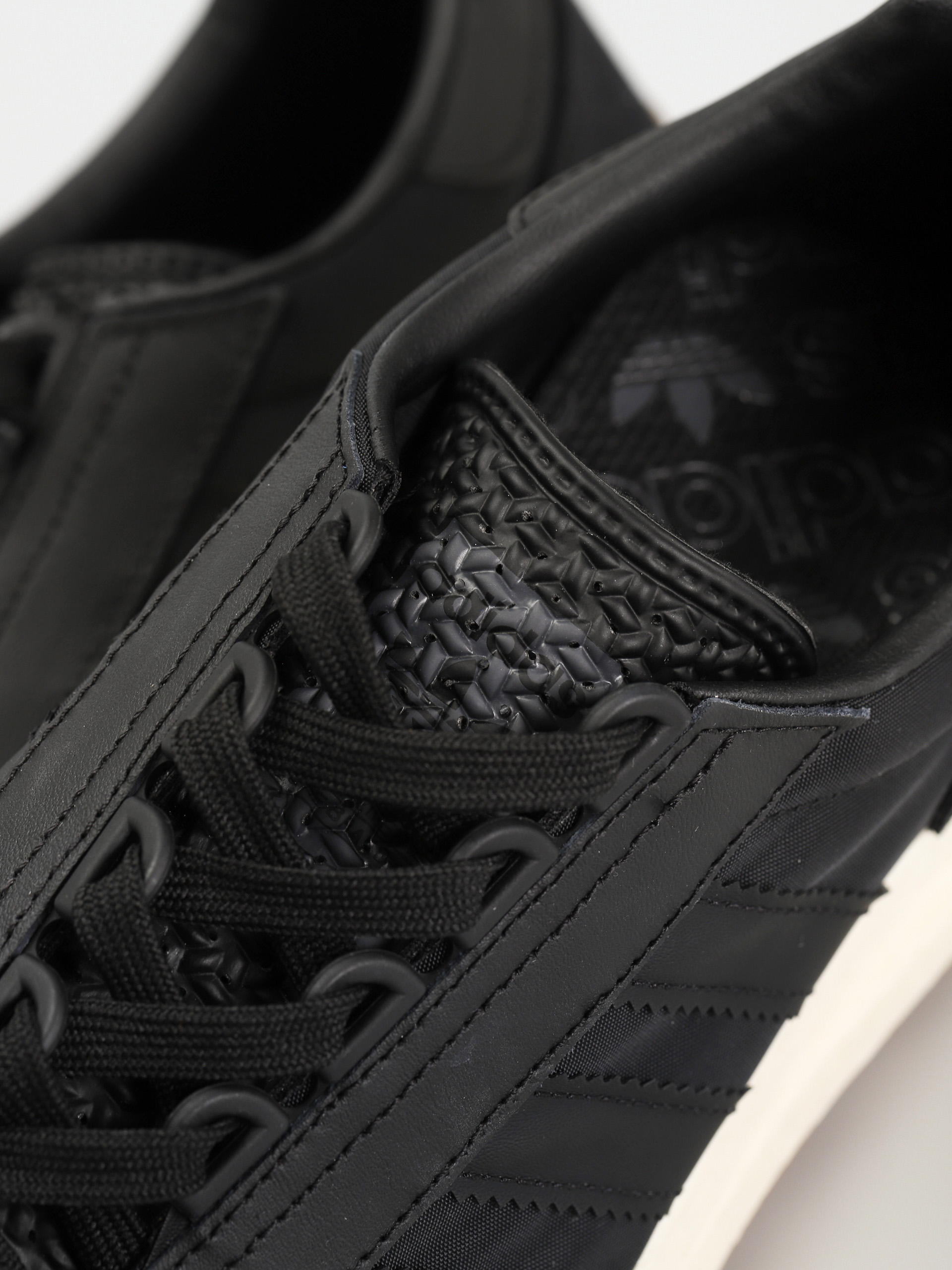 Buty adidas Originals Retropy E5 (cblack/cblack/gresix)