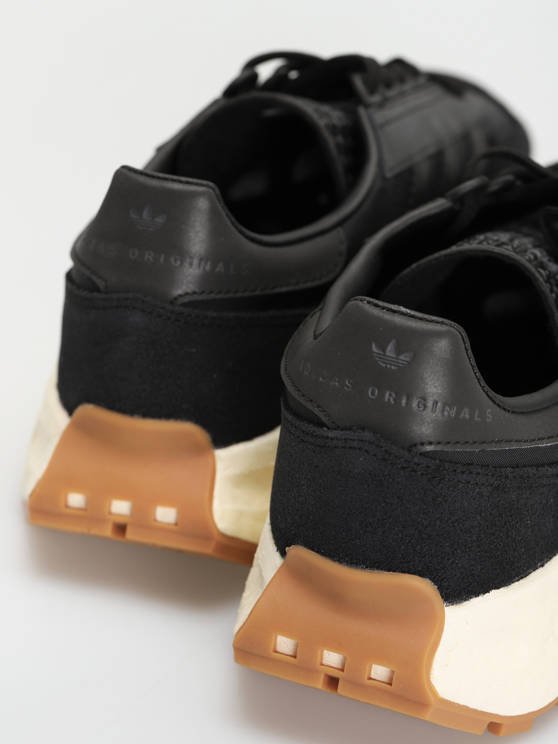 Buty adidas Originals Retropy E5 (cblack/cblack/gresix)