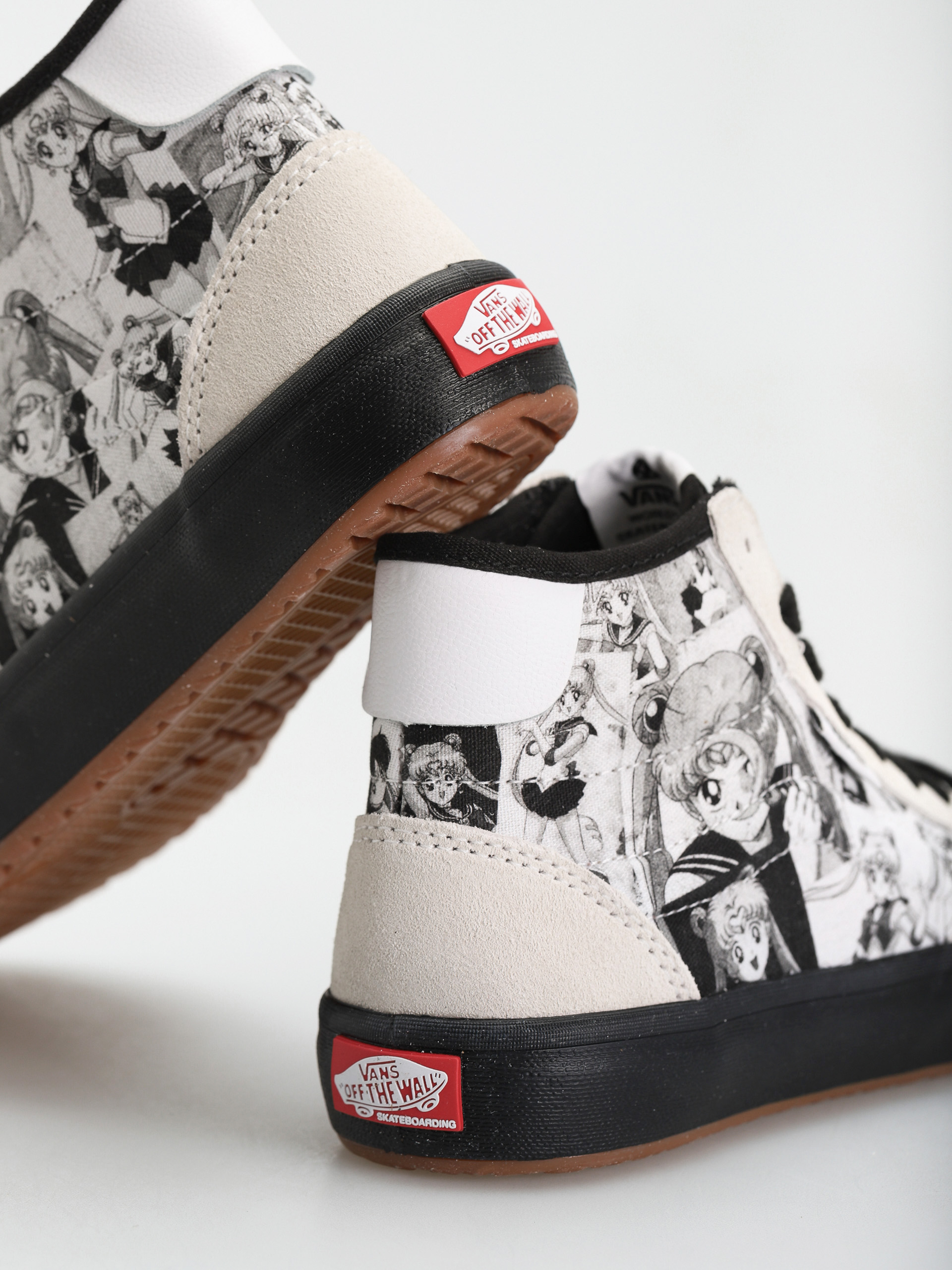 Buty Vans X Sailor Moon The Lizzie (pretty guardian sailor moon white/black)