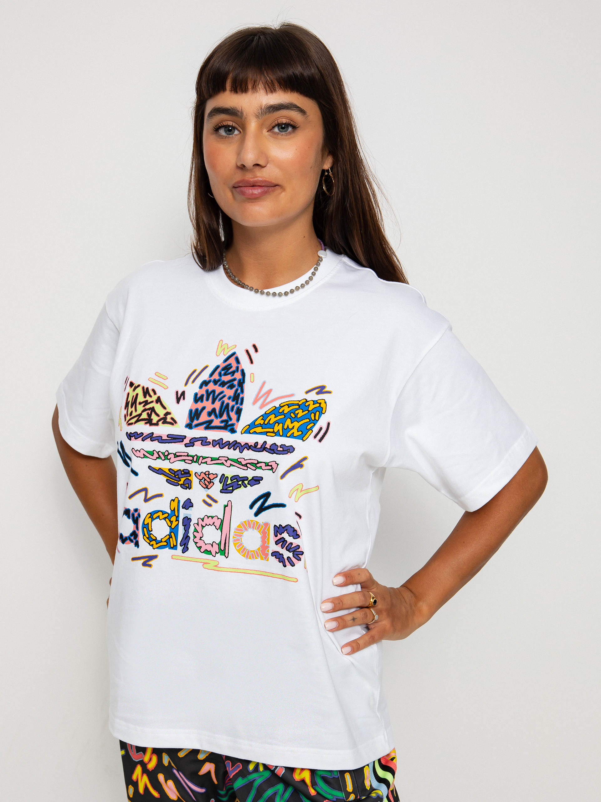T-shirt adidas Originals Loveuni Tref Te (white/multco)