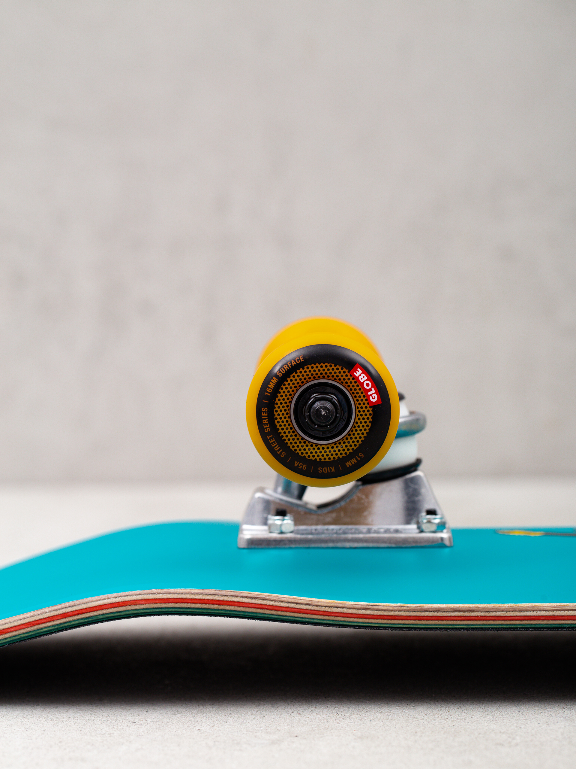 Deskorolka Globe Kids Save The Bees Mid (blue)