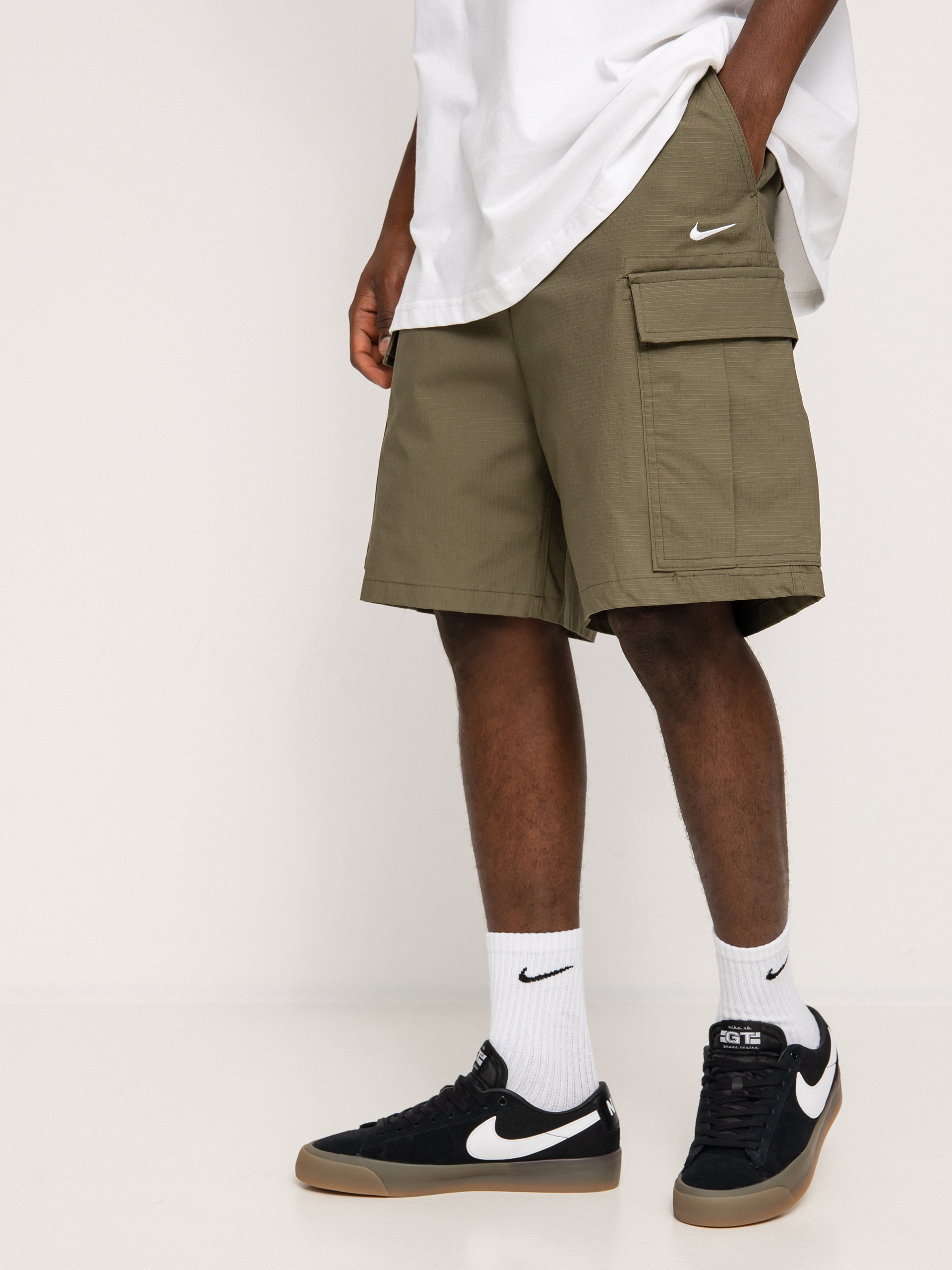 Szorty Nike SB Cargo (medium olive/white)