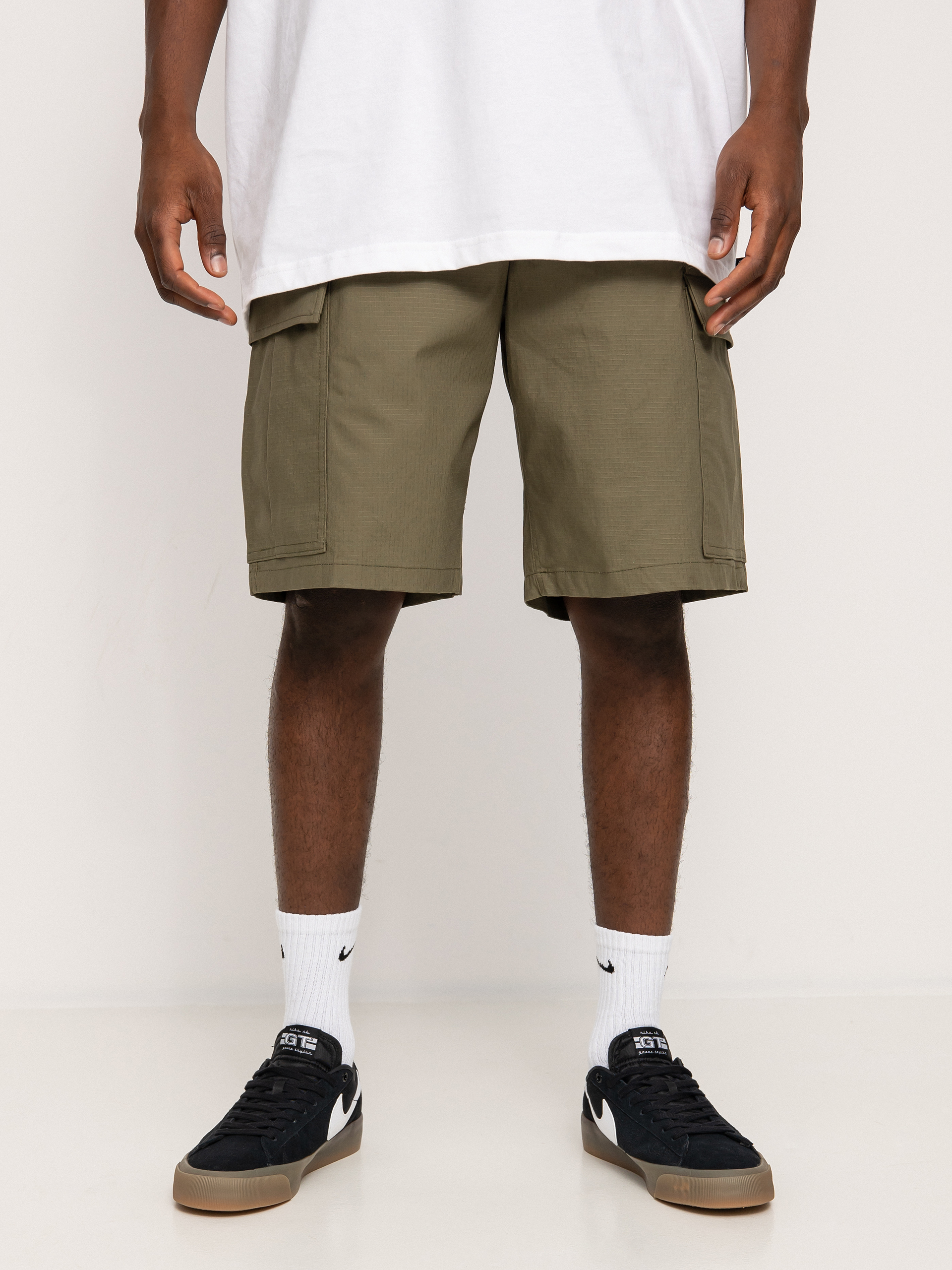 Szorty Nike SB Cargo (medium olive/white)