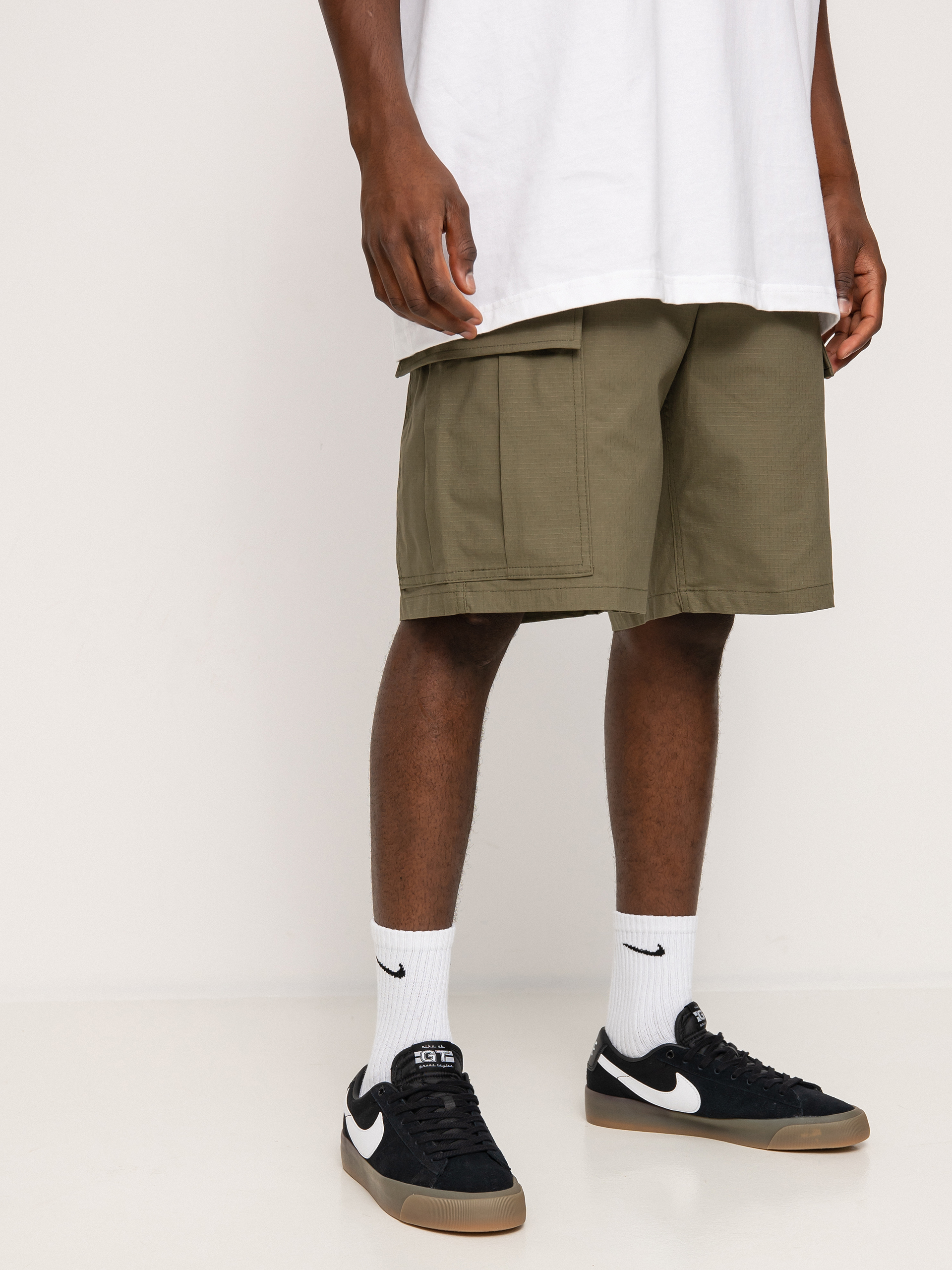 Szorty Nike SB Cargo (medium olive/white)