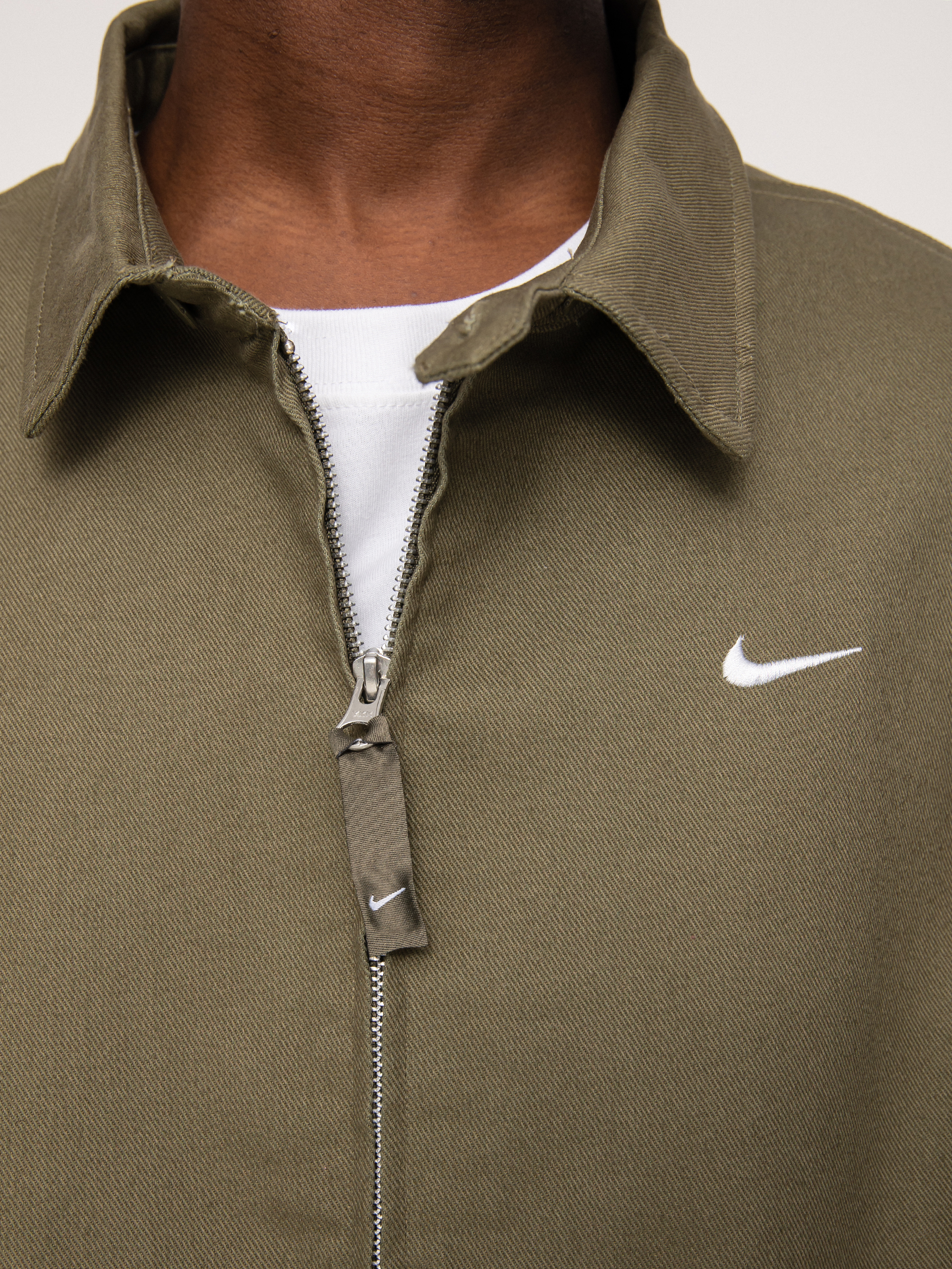 Kurtka Nike SB Infema Prem (medium olive/white)