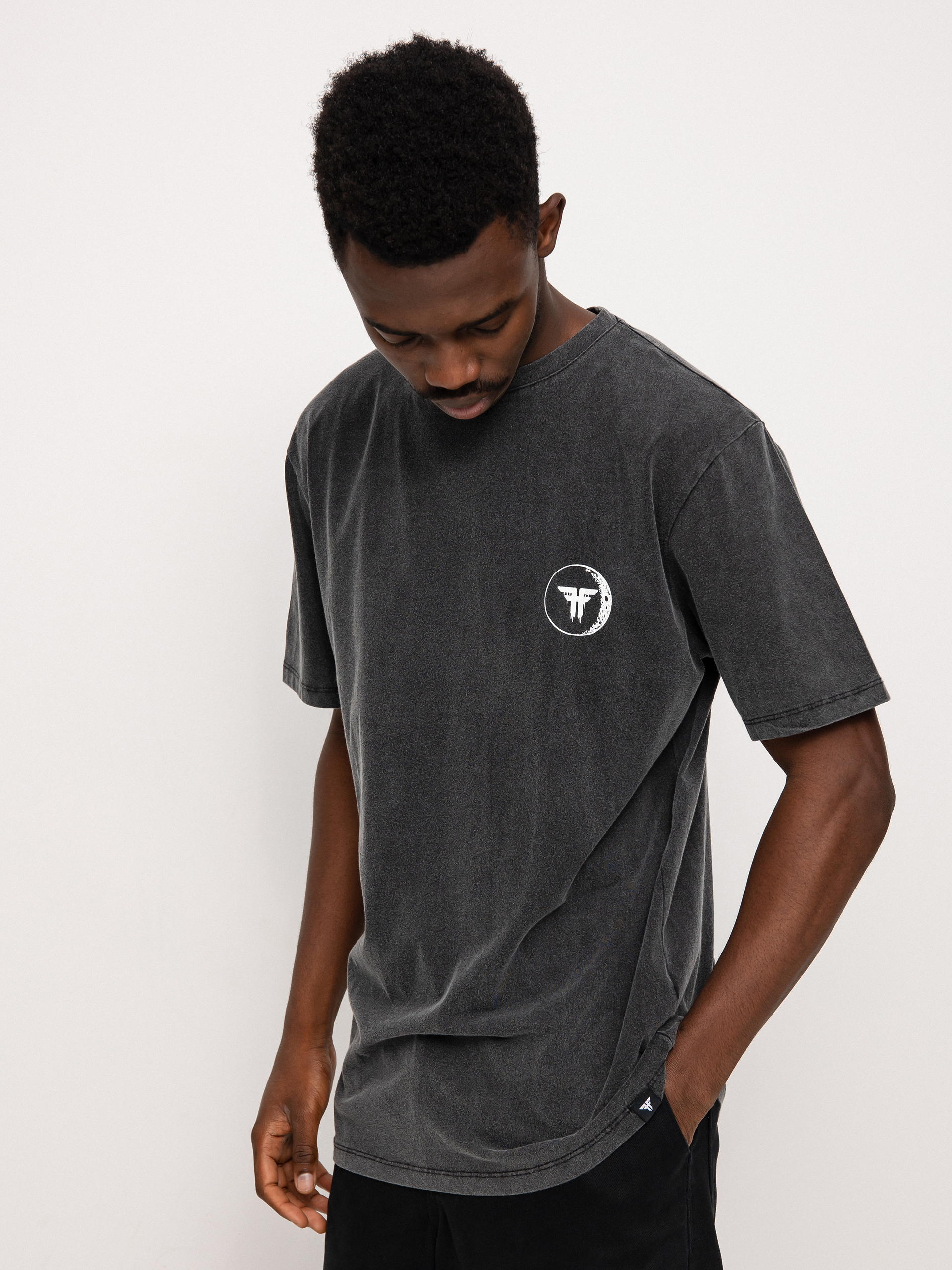 T-shirt Fallen Dead Moon (black enzymatic wash/white x elliot sloan)