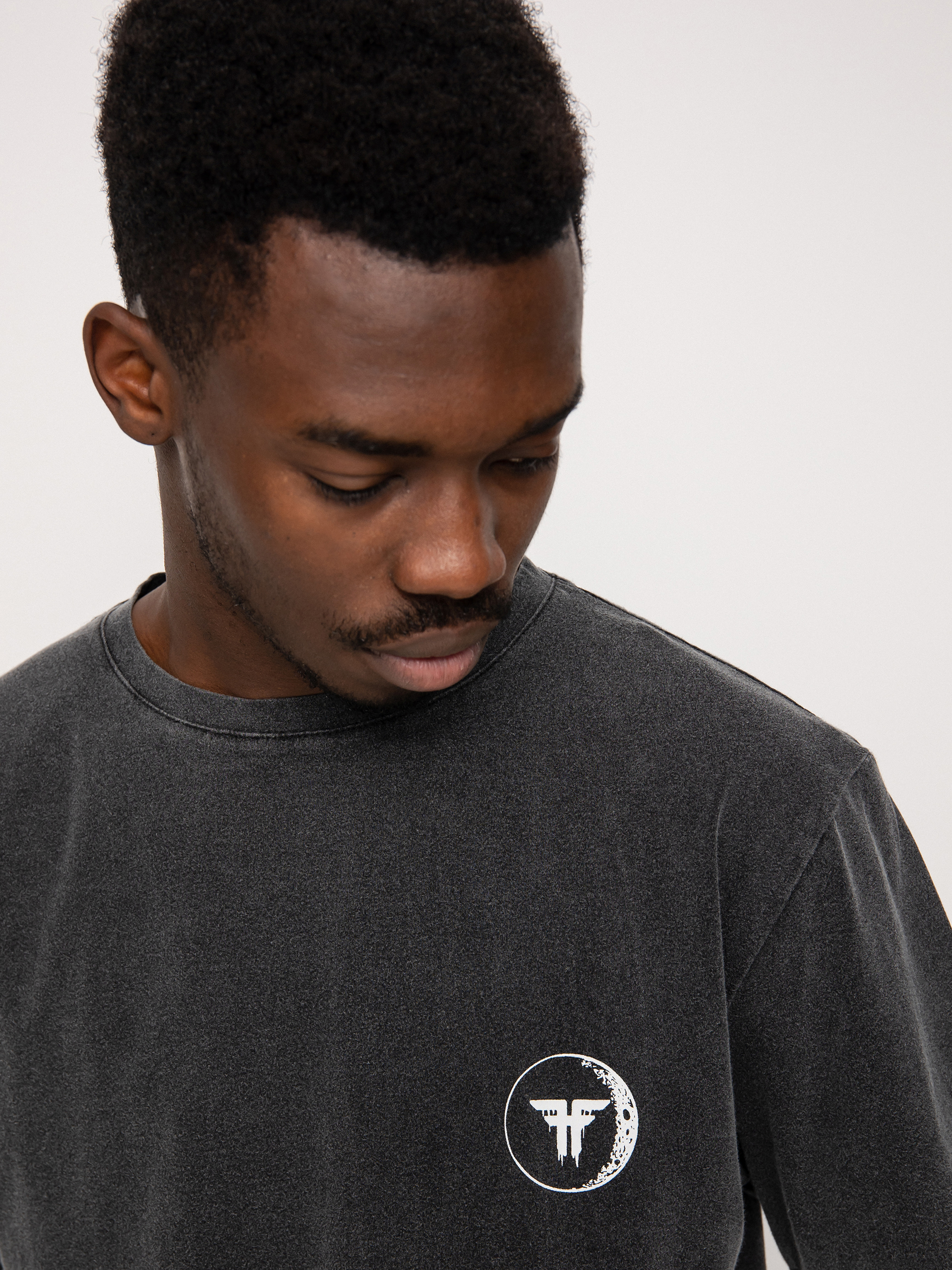 T-shirt Fallen Dead Moon (black enzymatic wash/white x elliot sloan)