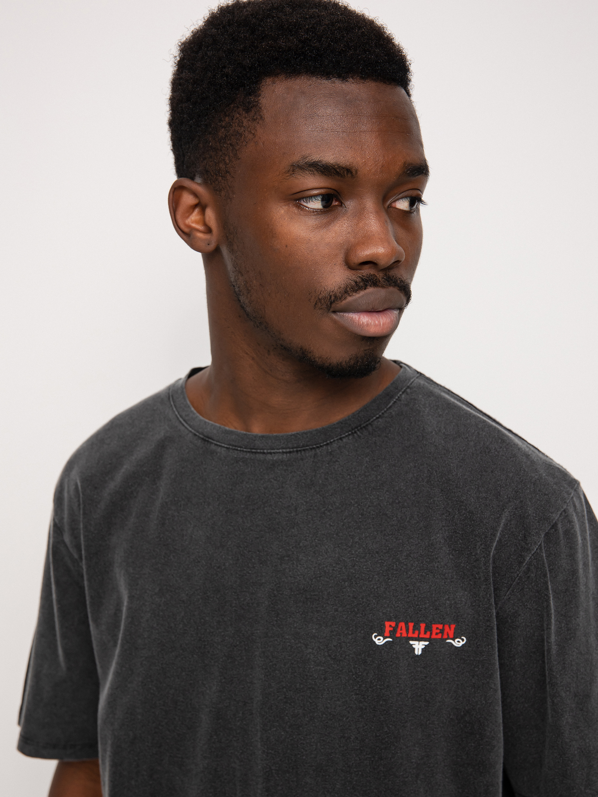 T-shirt Fallen Revolver (black enzymatic wash/white x billy marks)