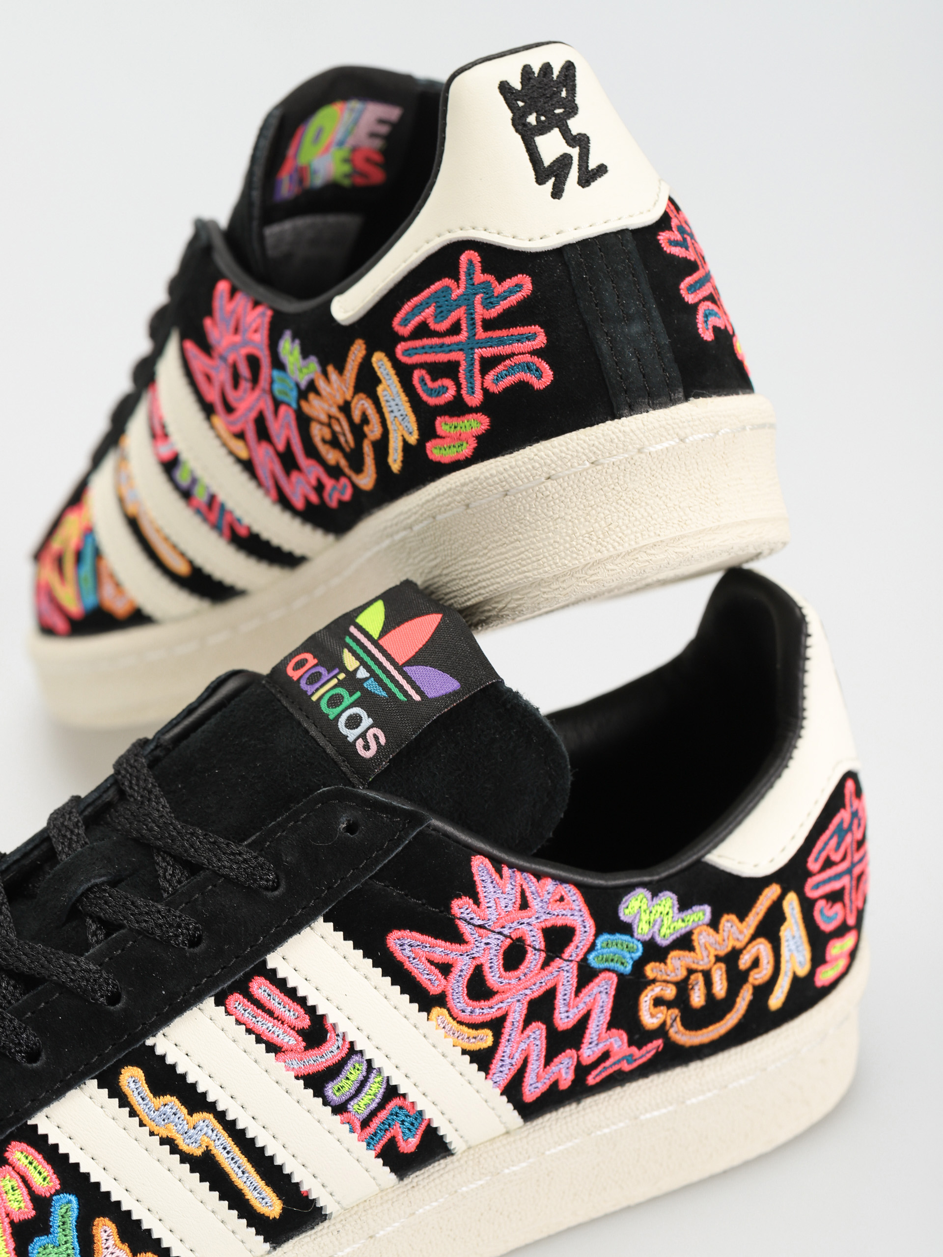 Buty adidas Originals Campus 80S Pride (owhite/cblack/owhite)