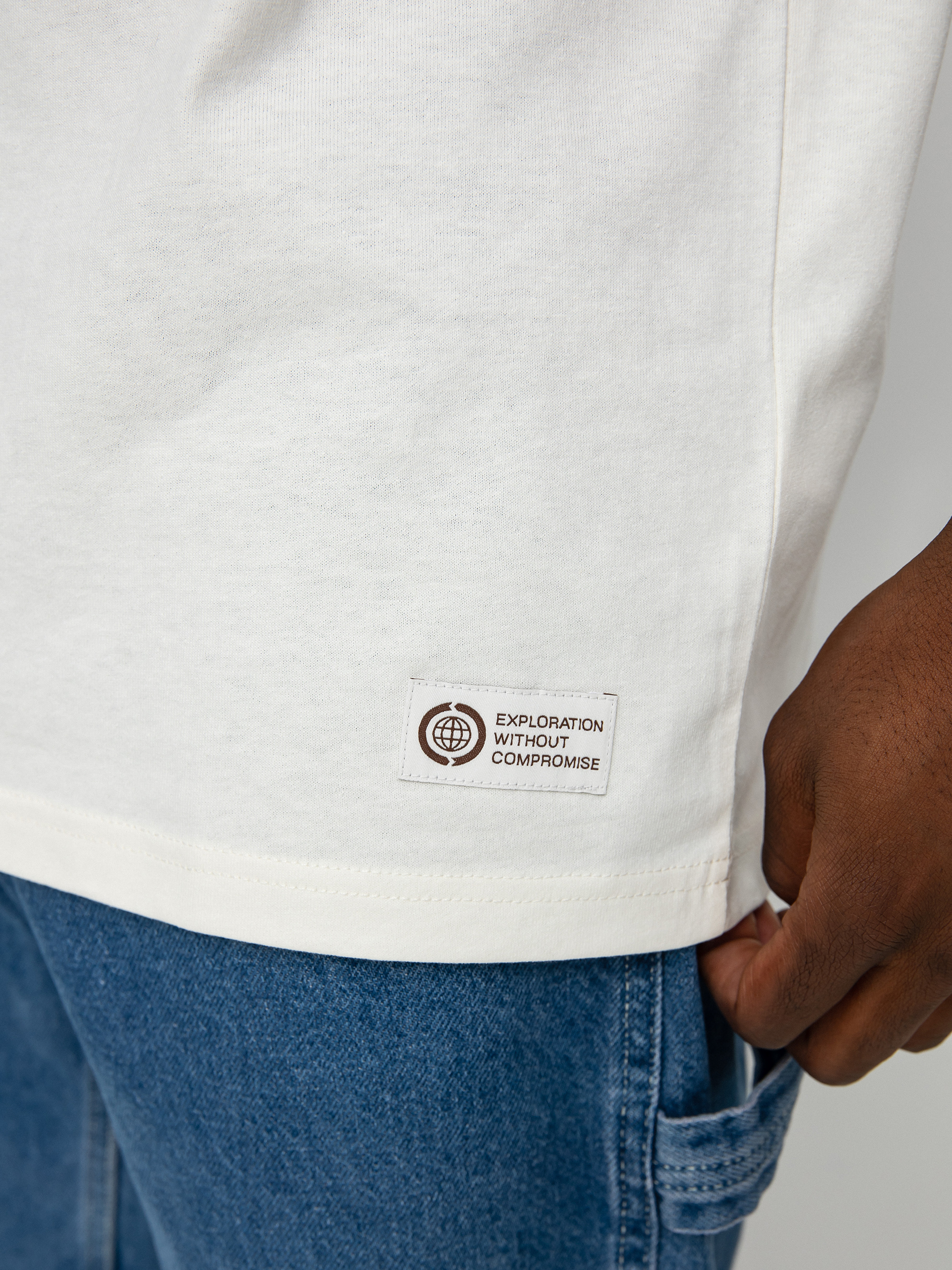 T-shirt The North Face Regrind (gardenia white)