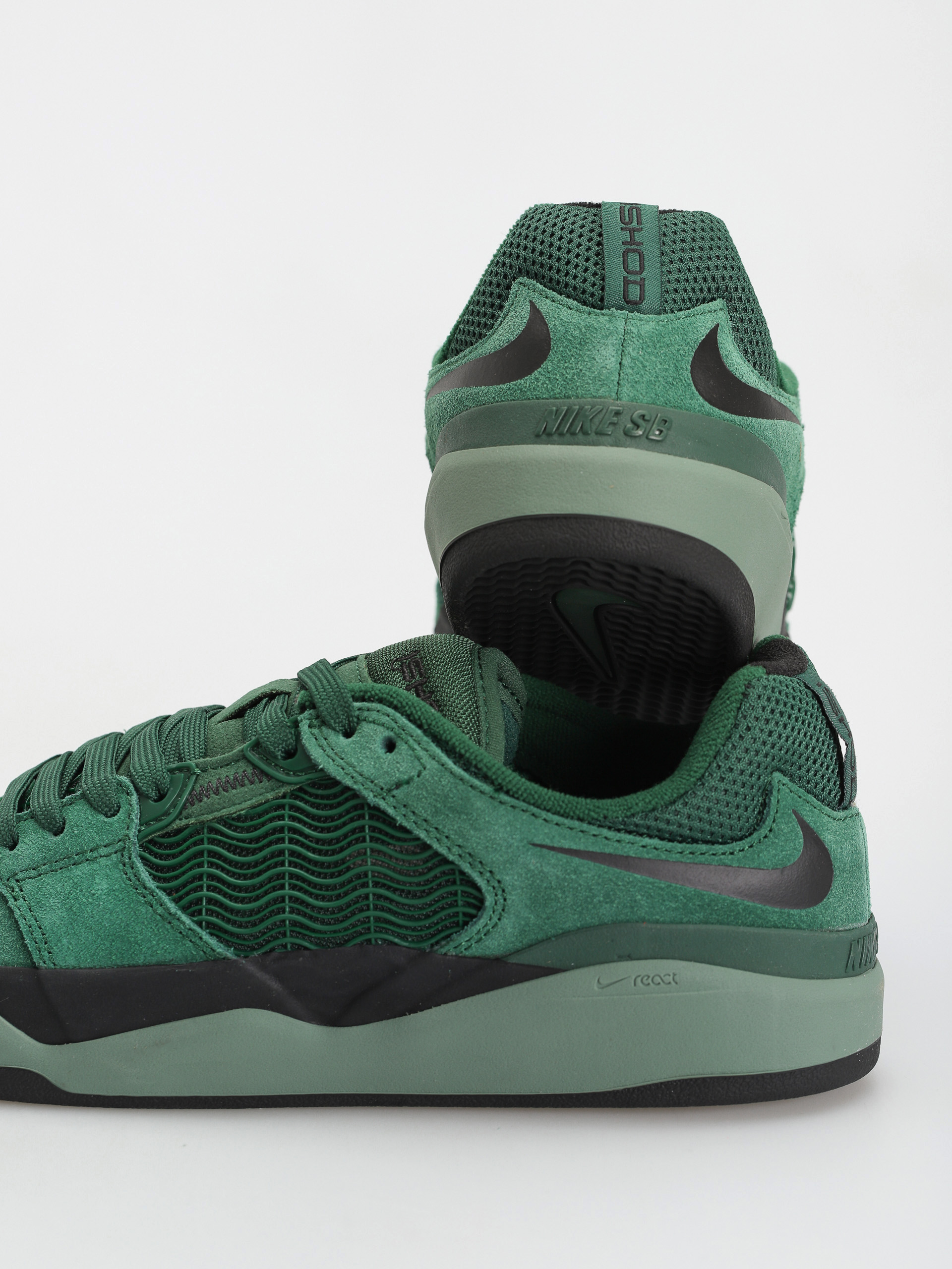 Buty Nike SB Ishod Wair (gorge green/black dutch green black)