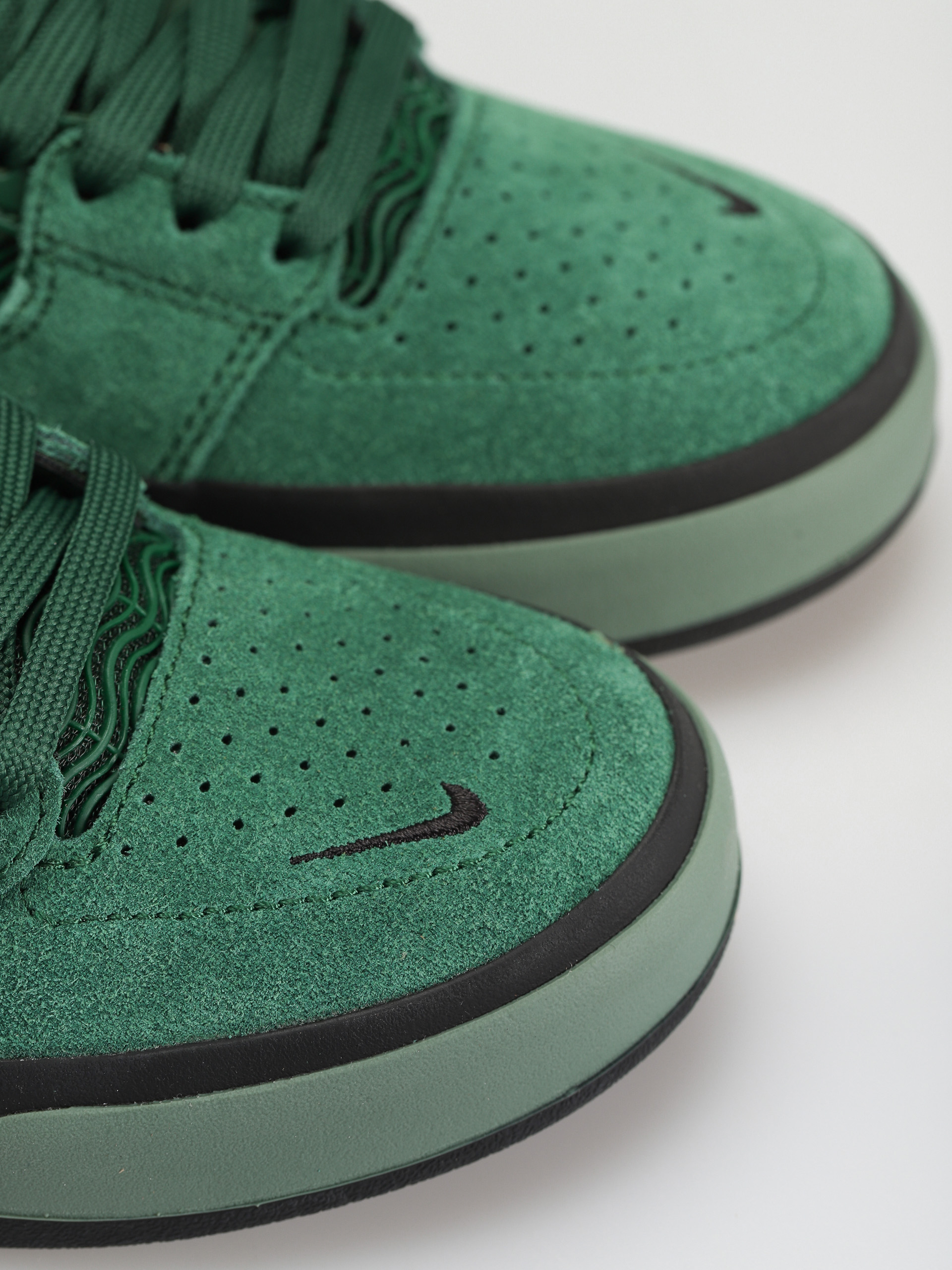 Buty Nike SB Ishod Wair (gorge green/black dutch green black)