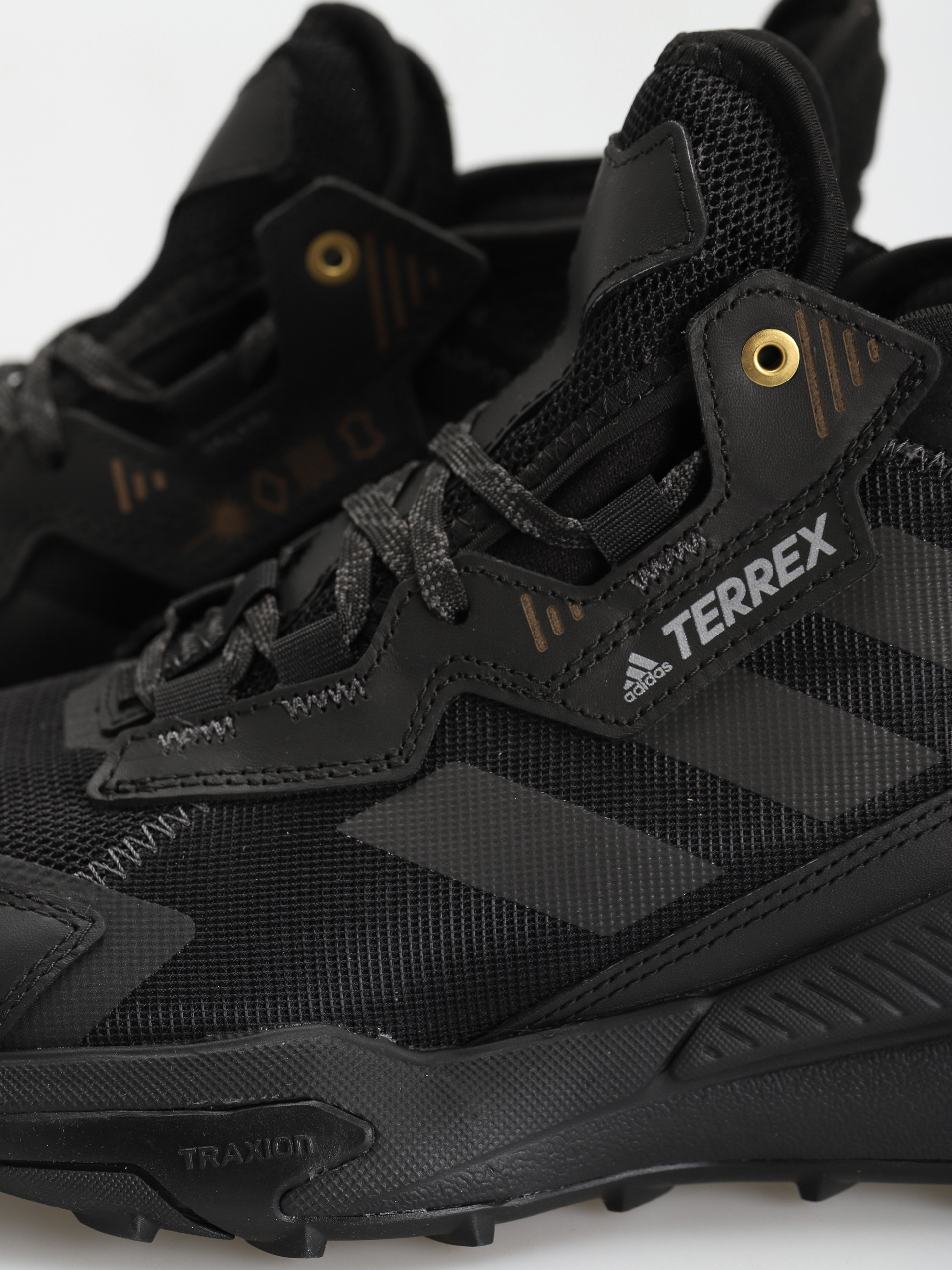 Buty adidas Originals Terrex Hyperblue Mid (cblack/cblack/gresix)