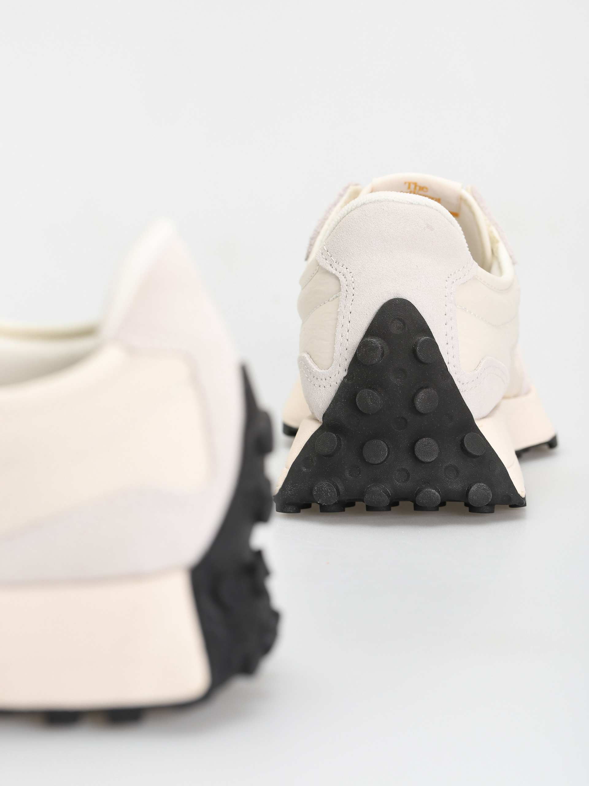 Buty New Balance 327 (team away grey)