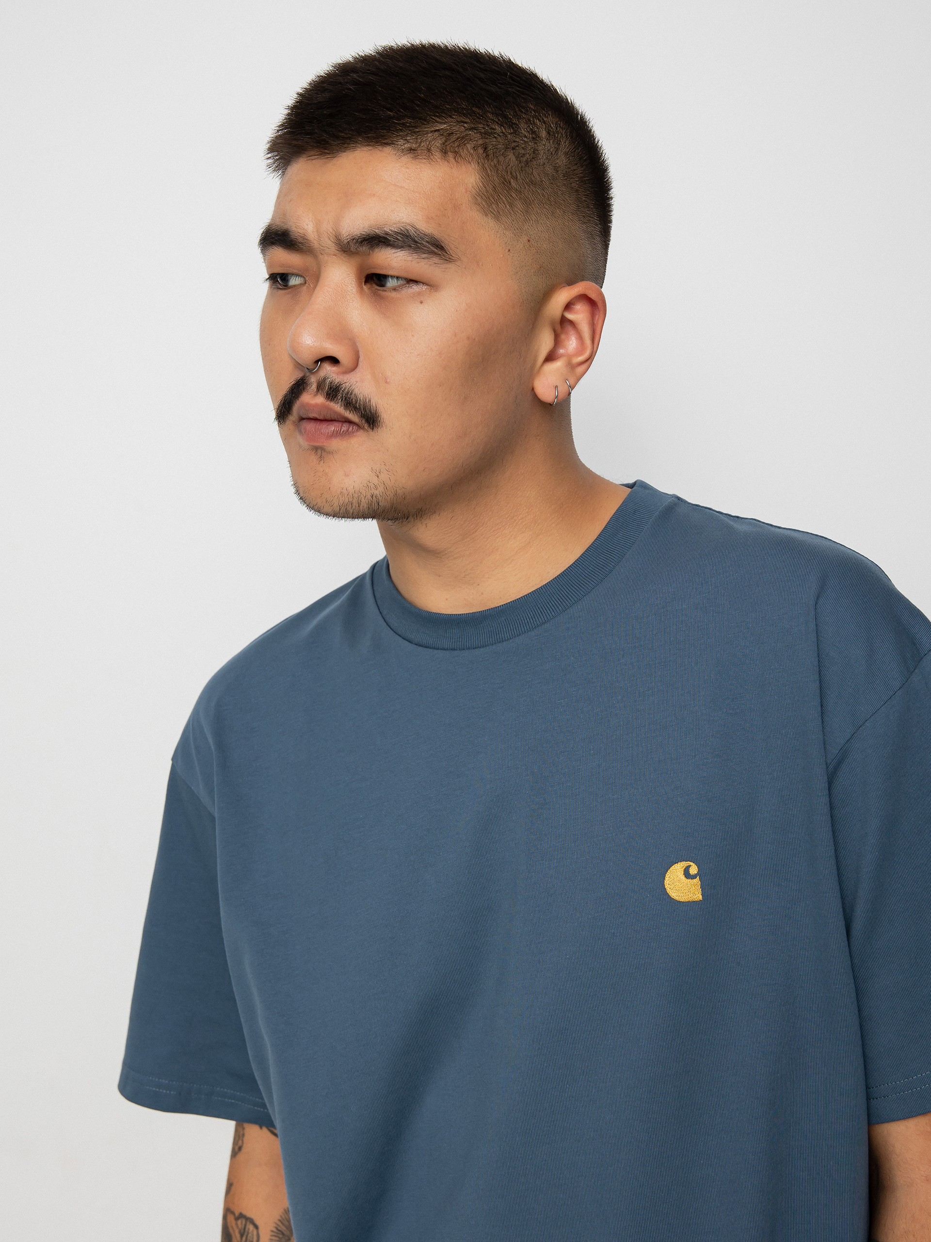 T-shirt Carhartt WIP Chase (storm blue/gold)