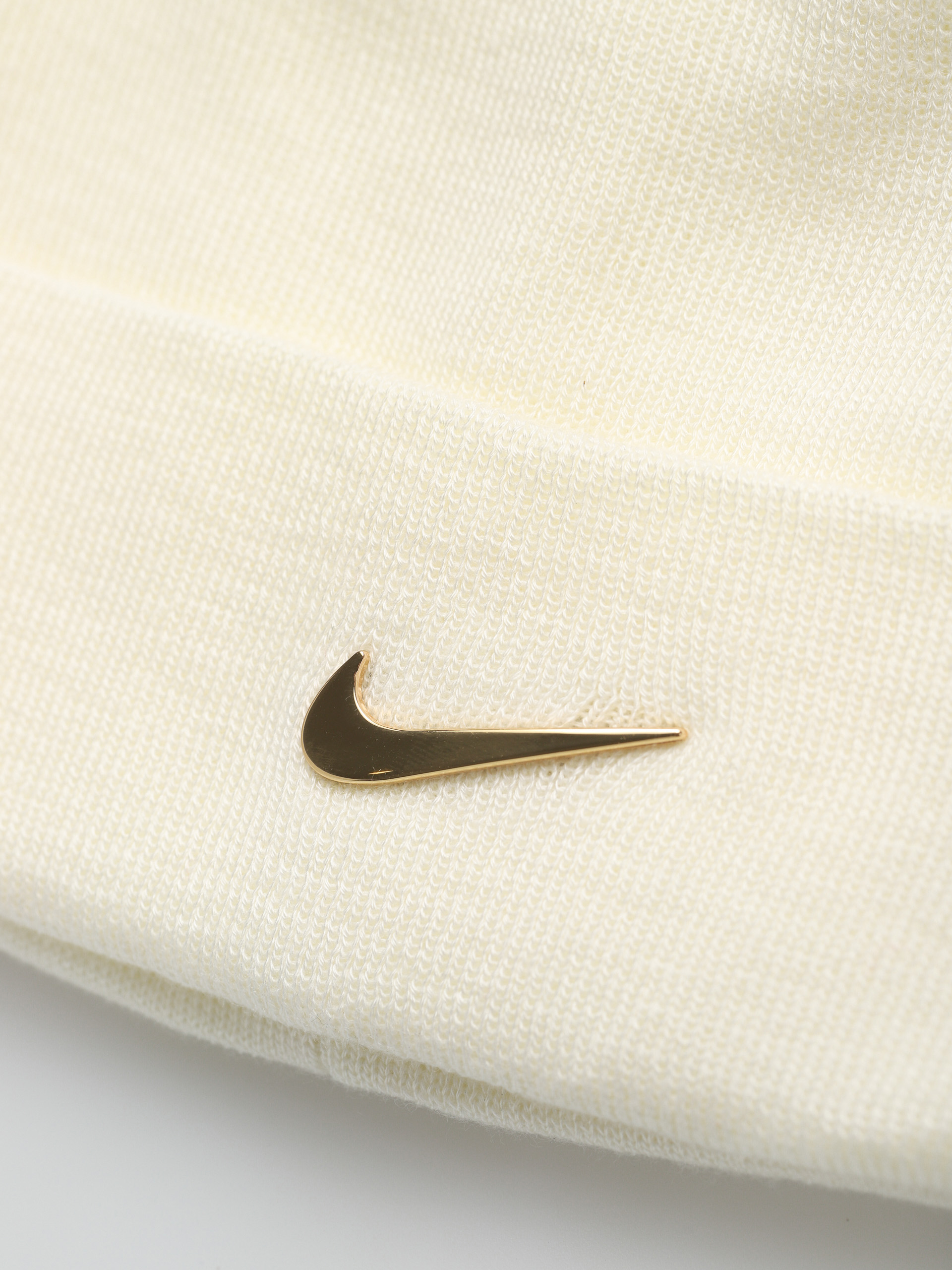 Czapka zimowa Nike SB Sportswear (sail/metallic gold)