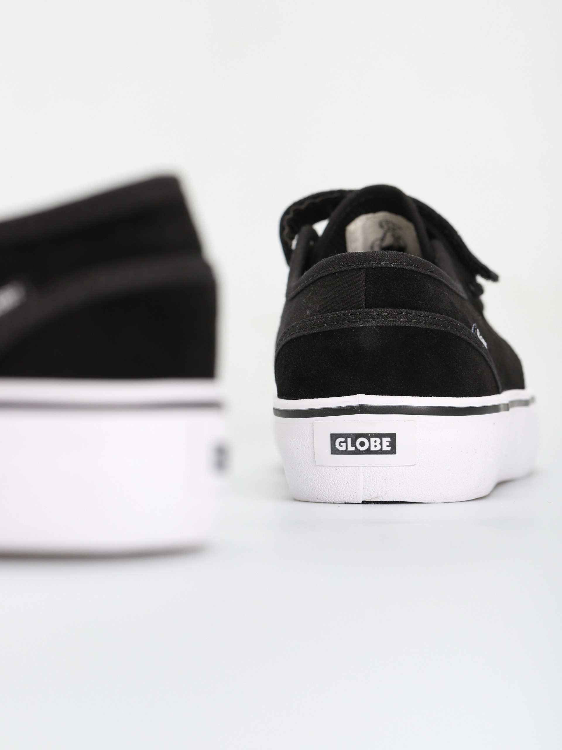 Buty Globe Motley II Strap (black/white)