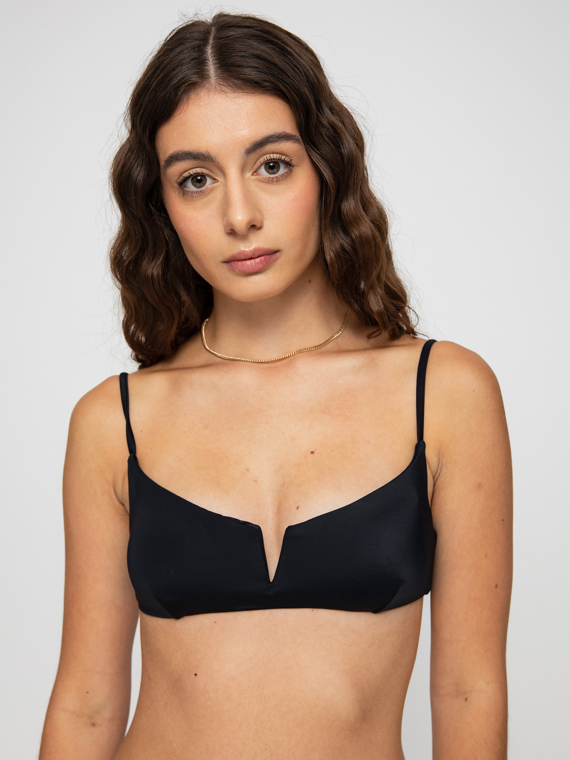 Góra od bikini RVCA Solid V Wire Bralett Wmn (black)