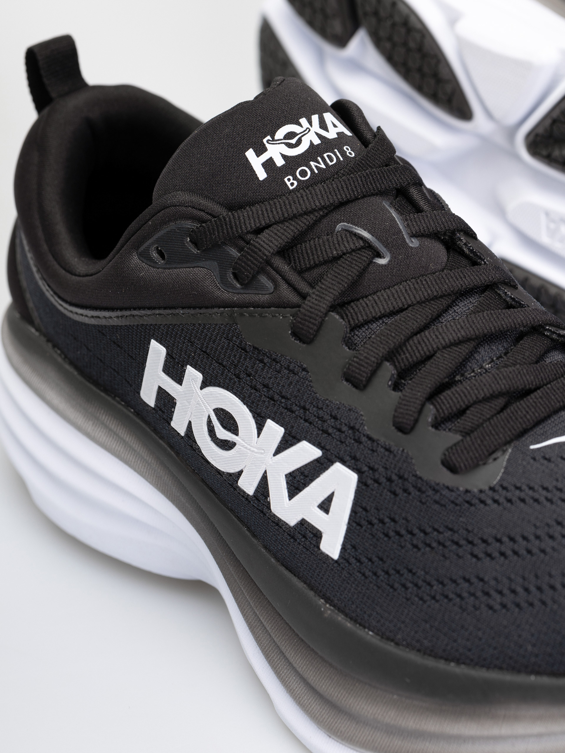 Buty Hoka Bondi 8 (black/white)