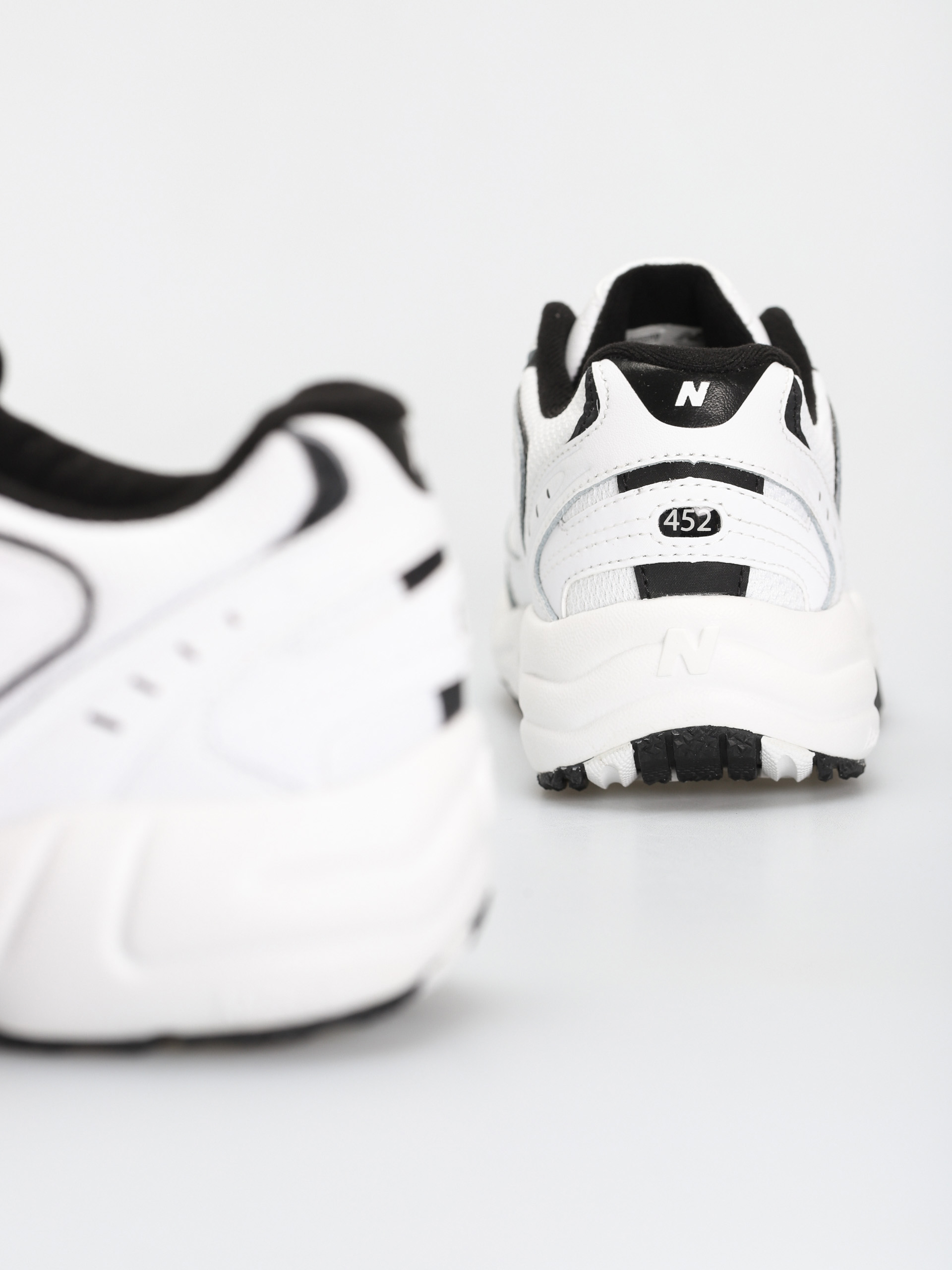 Buty New Balance 452 Wmn (white/black)