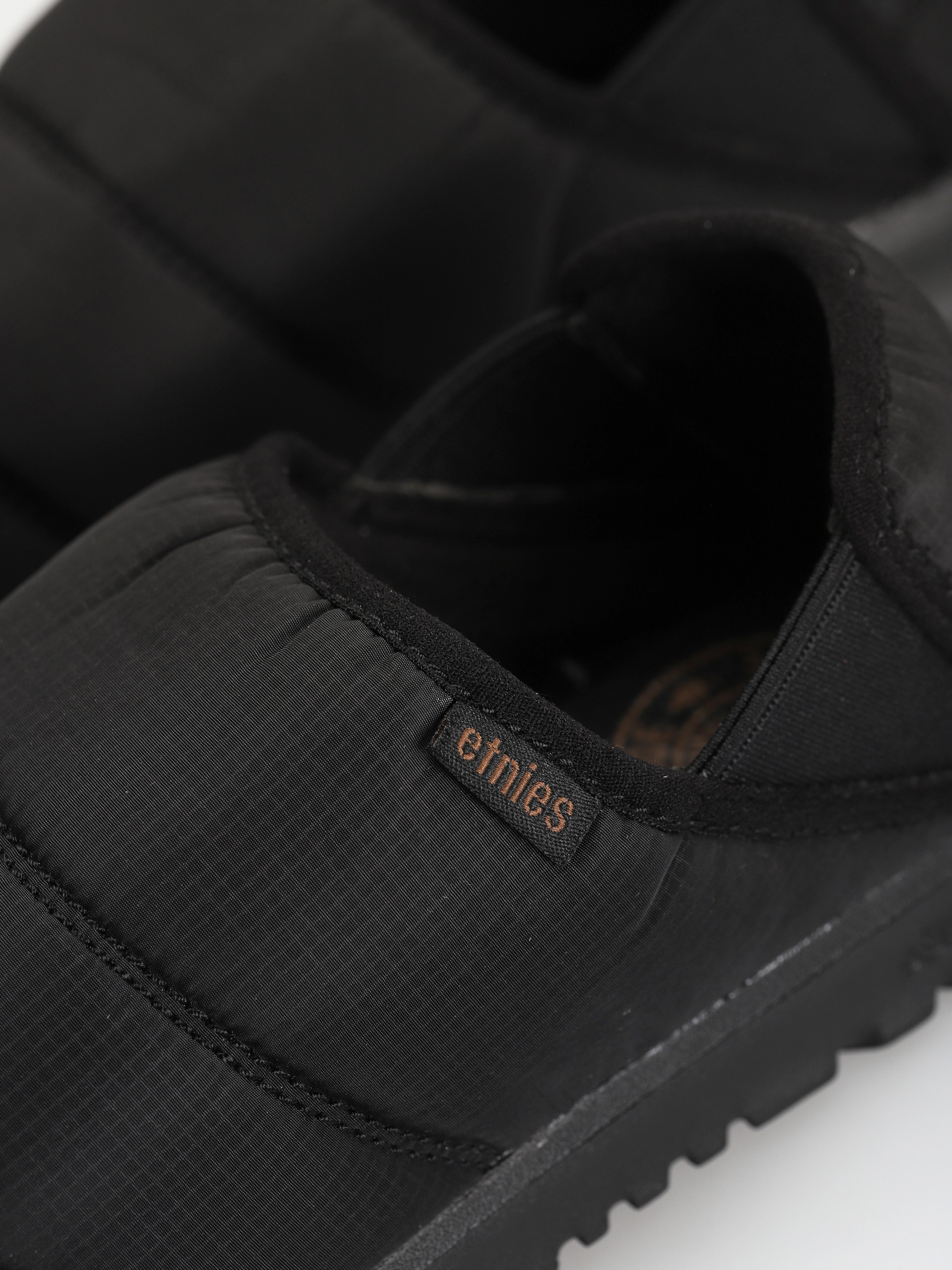 Buty Etnies Scout Slipper (black/black/gum)