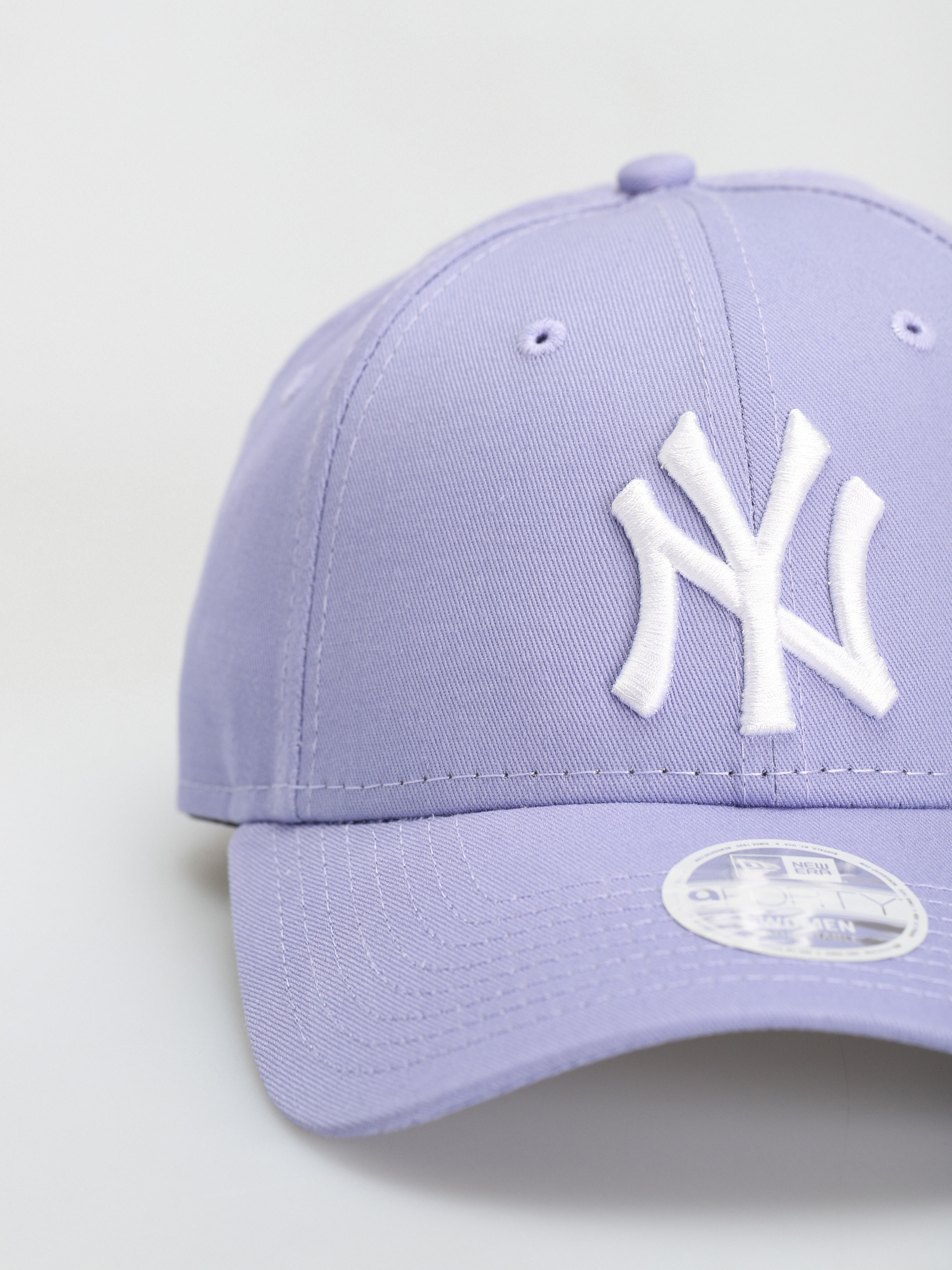Czapka z daszkiem New Era League Essential 9Forty New York Yankess Wmn (lavender/white)