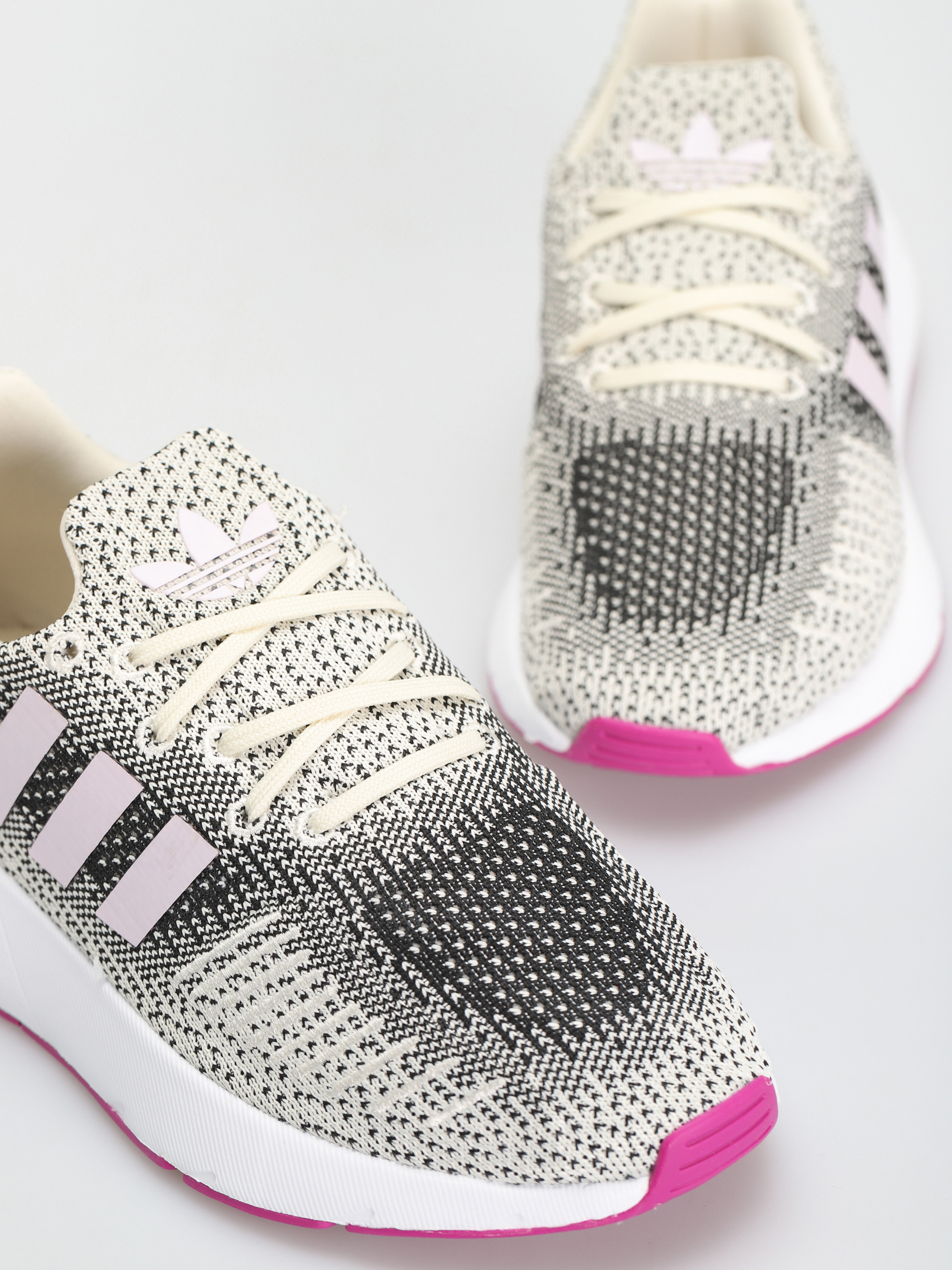 Buty adidas Originals Swift Run 22 W Wmn (cwhite/clpink/vivpnk)
