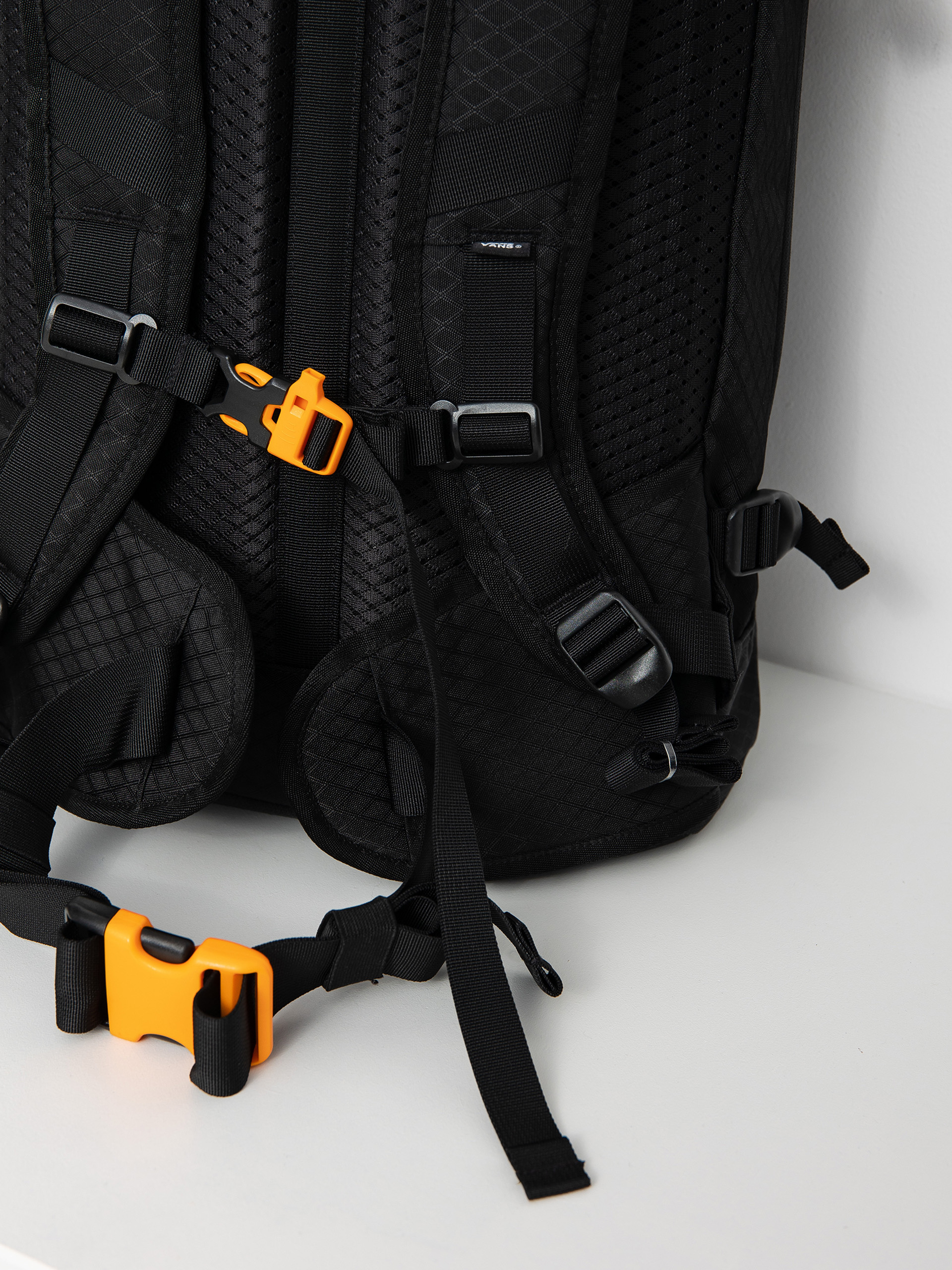Plecak Vans Construct Snowpack (black)