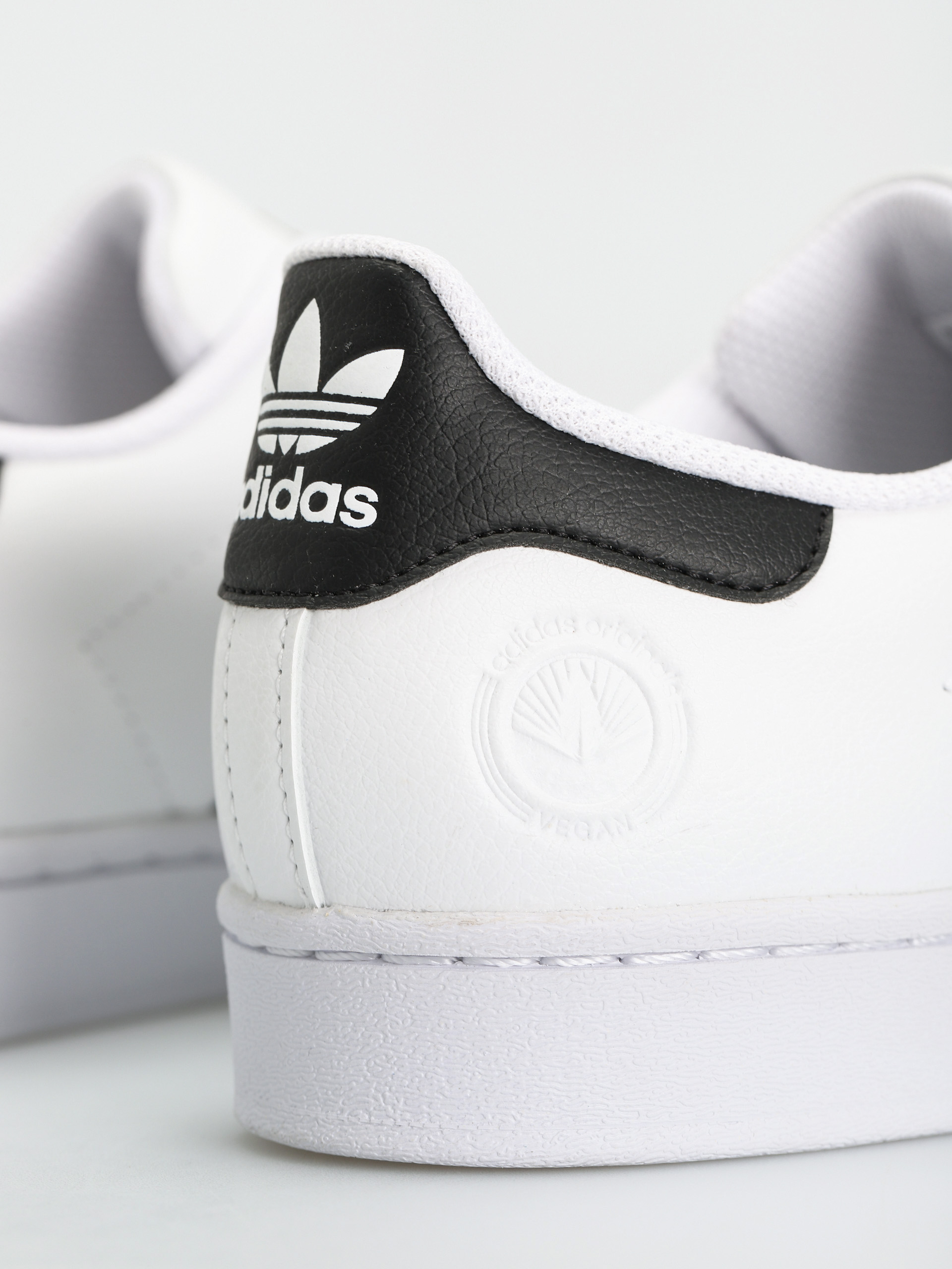 Buty adidas Originals Superstar Vegan (ftwwht/cblack/green)