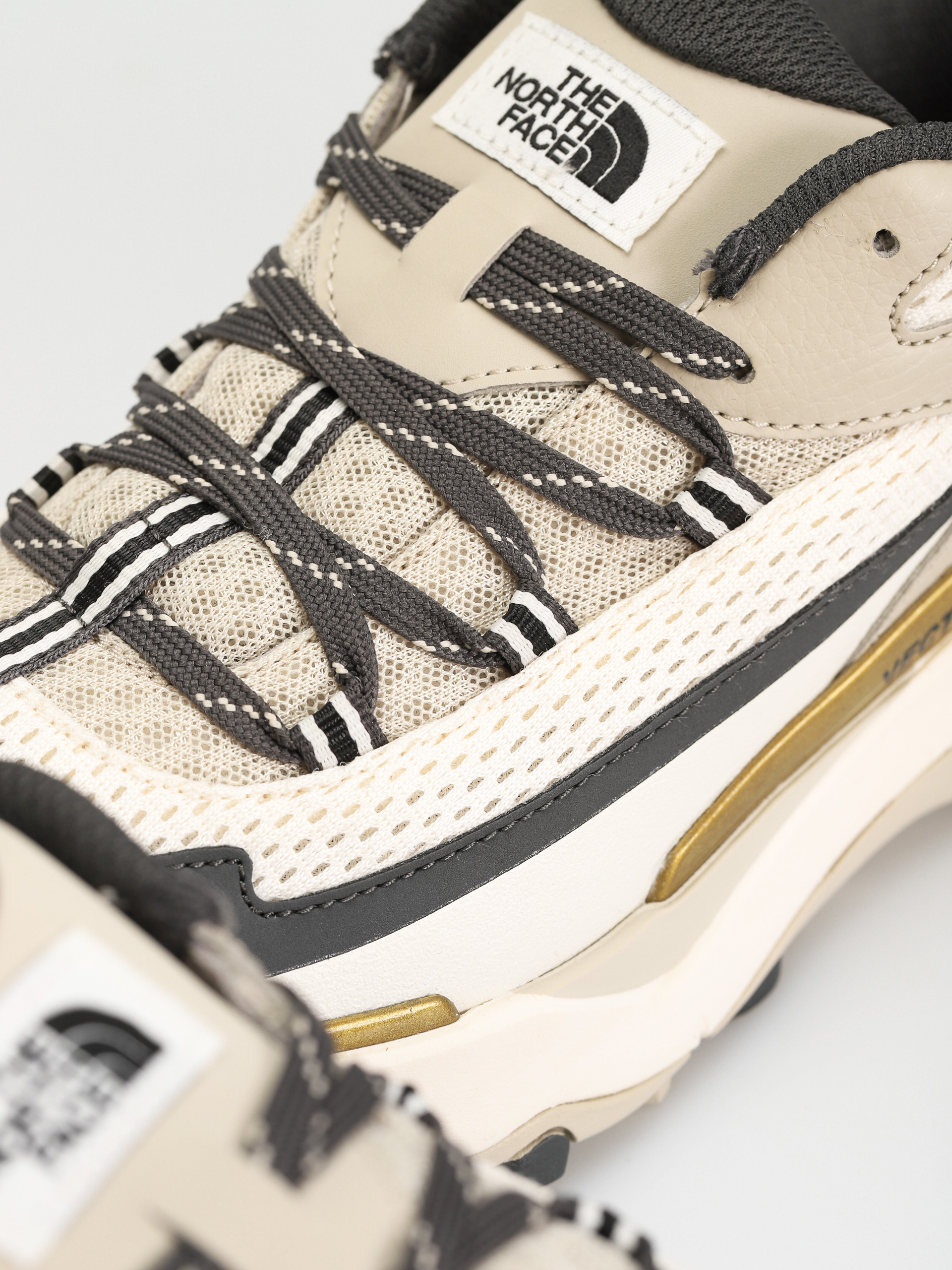 Buty The North Face Vectiv Taraval Wmn (gardenia white/sandstone)