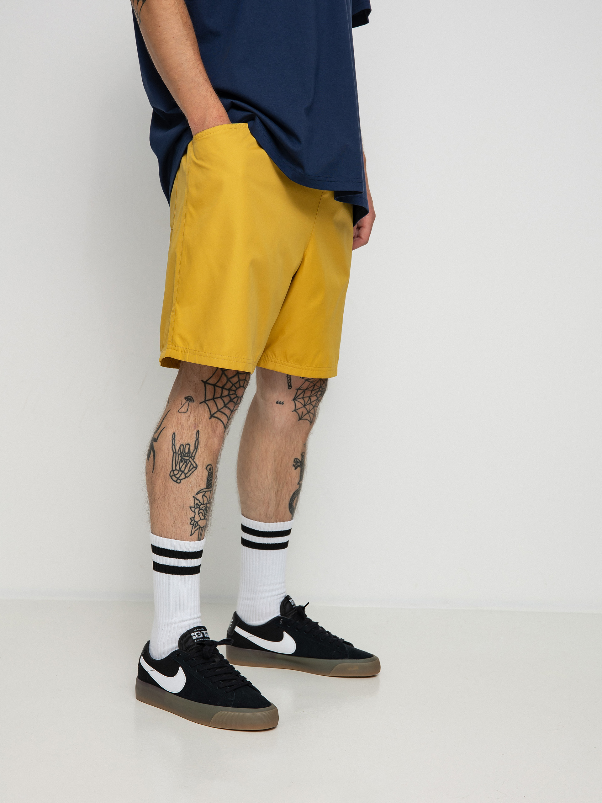 Szorty Nike SB Nvlty Chino (sanded gold/black)