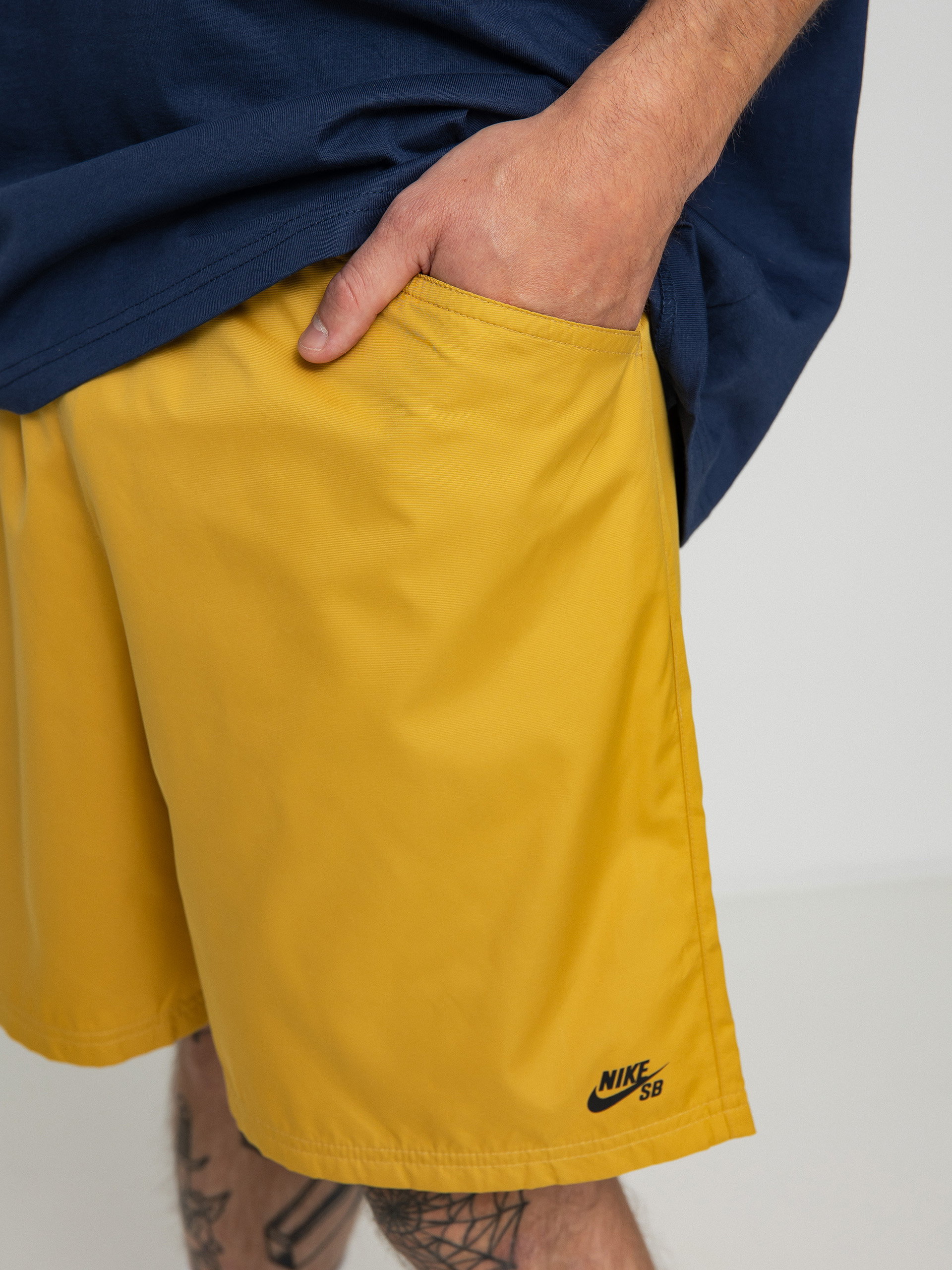 Szorty Nike SB Nvlty Chino (sanded gold/black)
