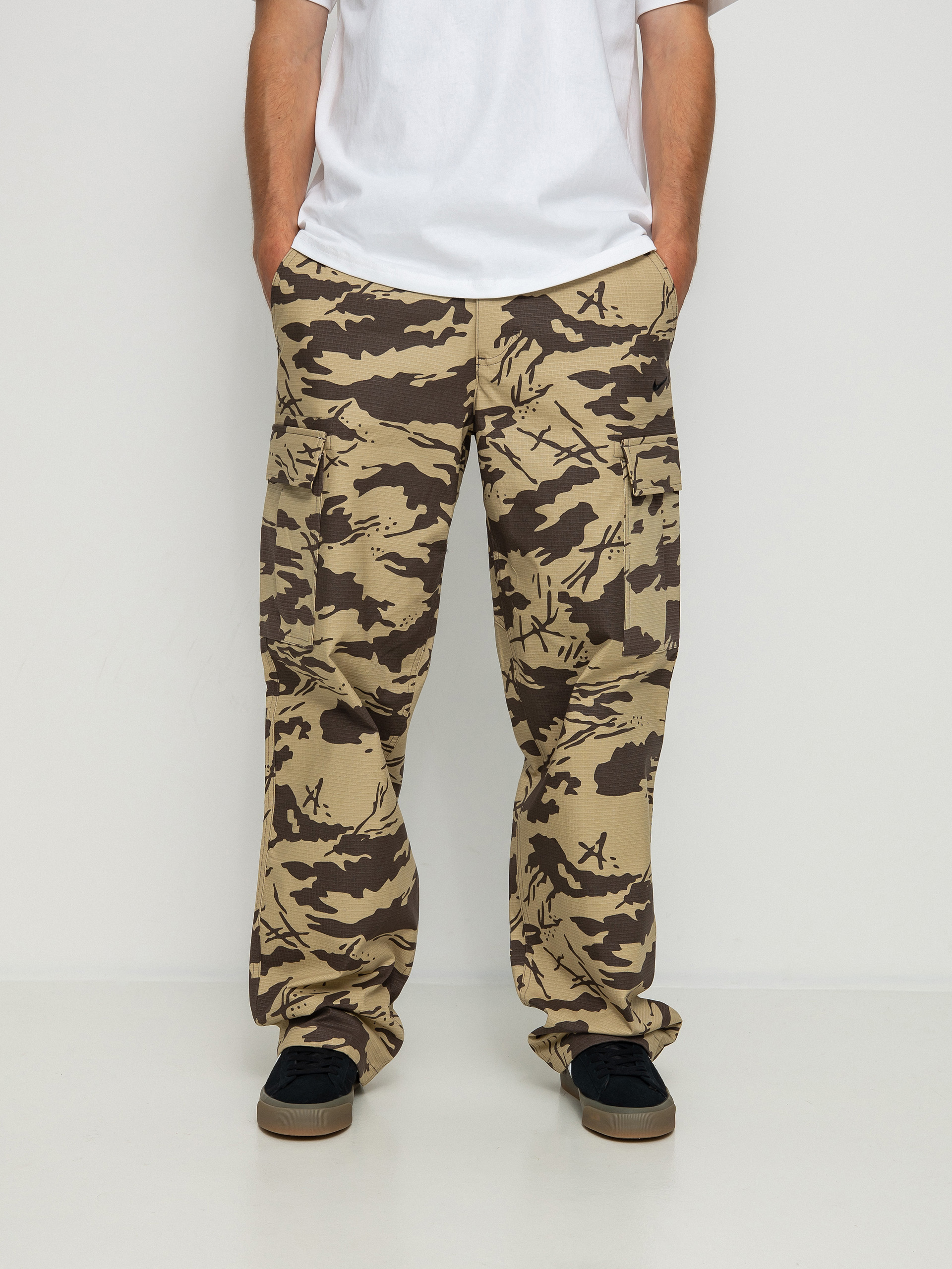 Spodnie Nike SB Kearny Cargo Brtcamo (limestone)