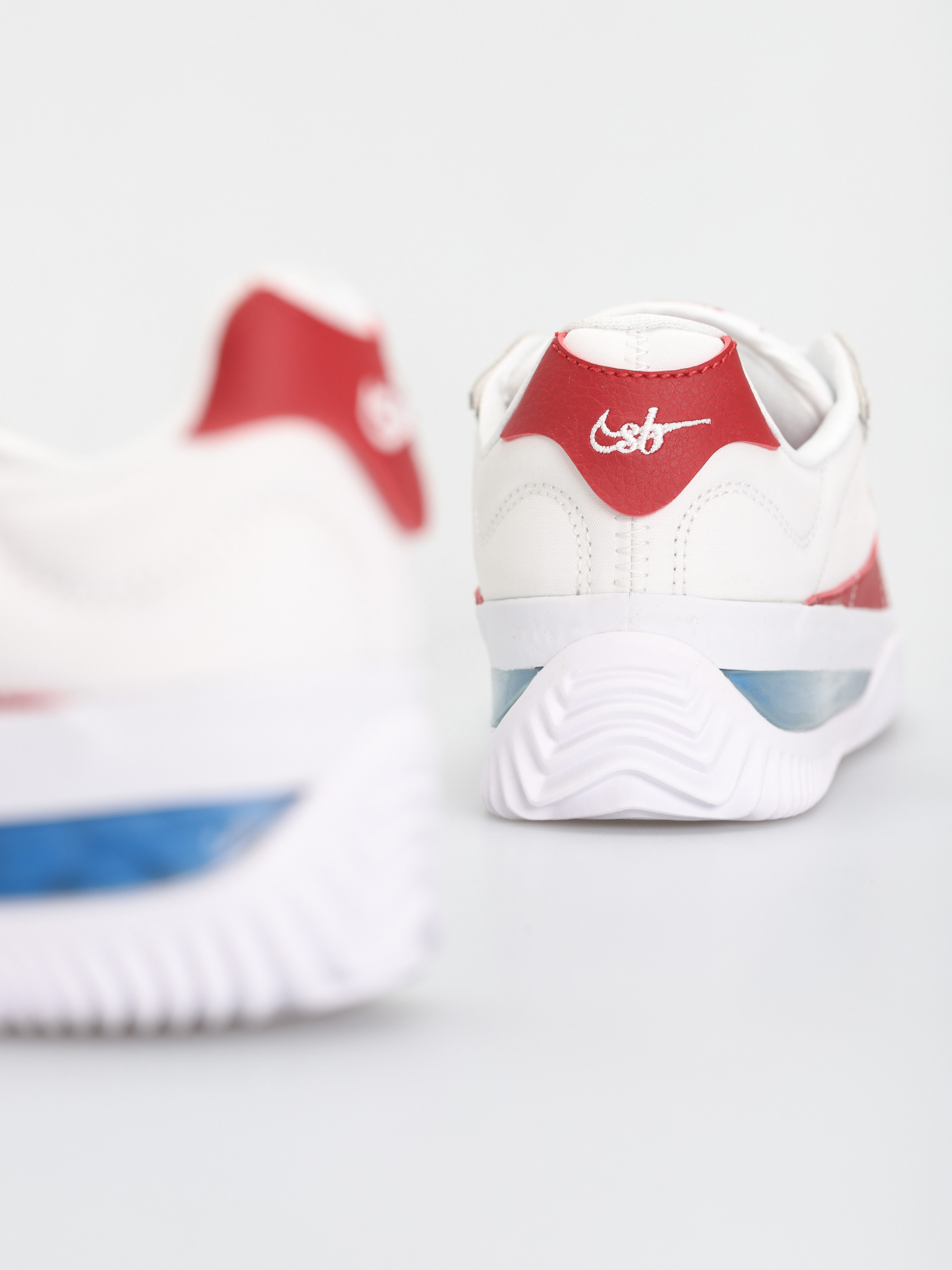 Buty Nike SB BRSB Eco (white/varsity red varsity royal white)