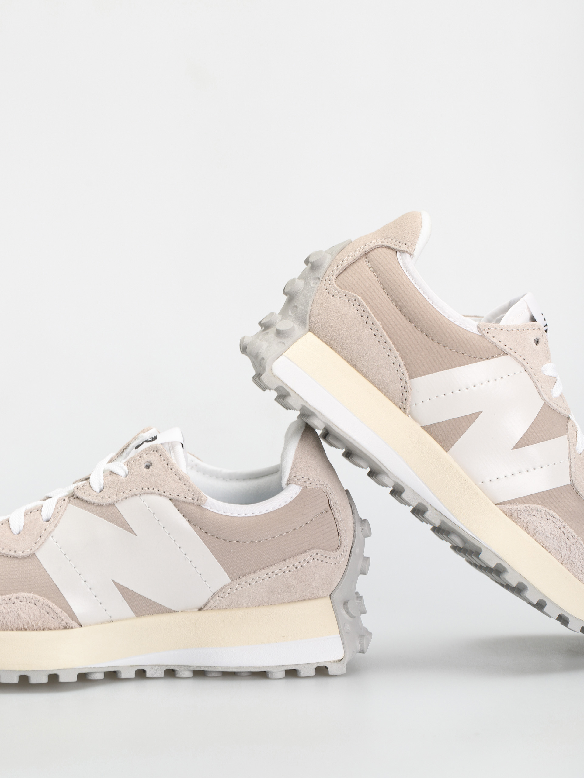 Buty New Balance 327 Wmn (timberwolf)
