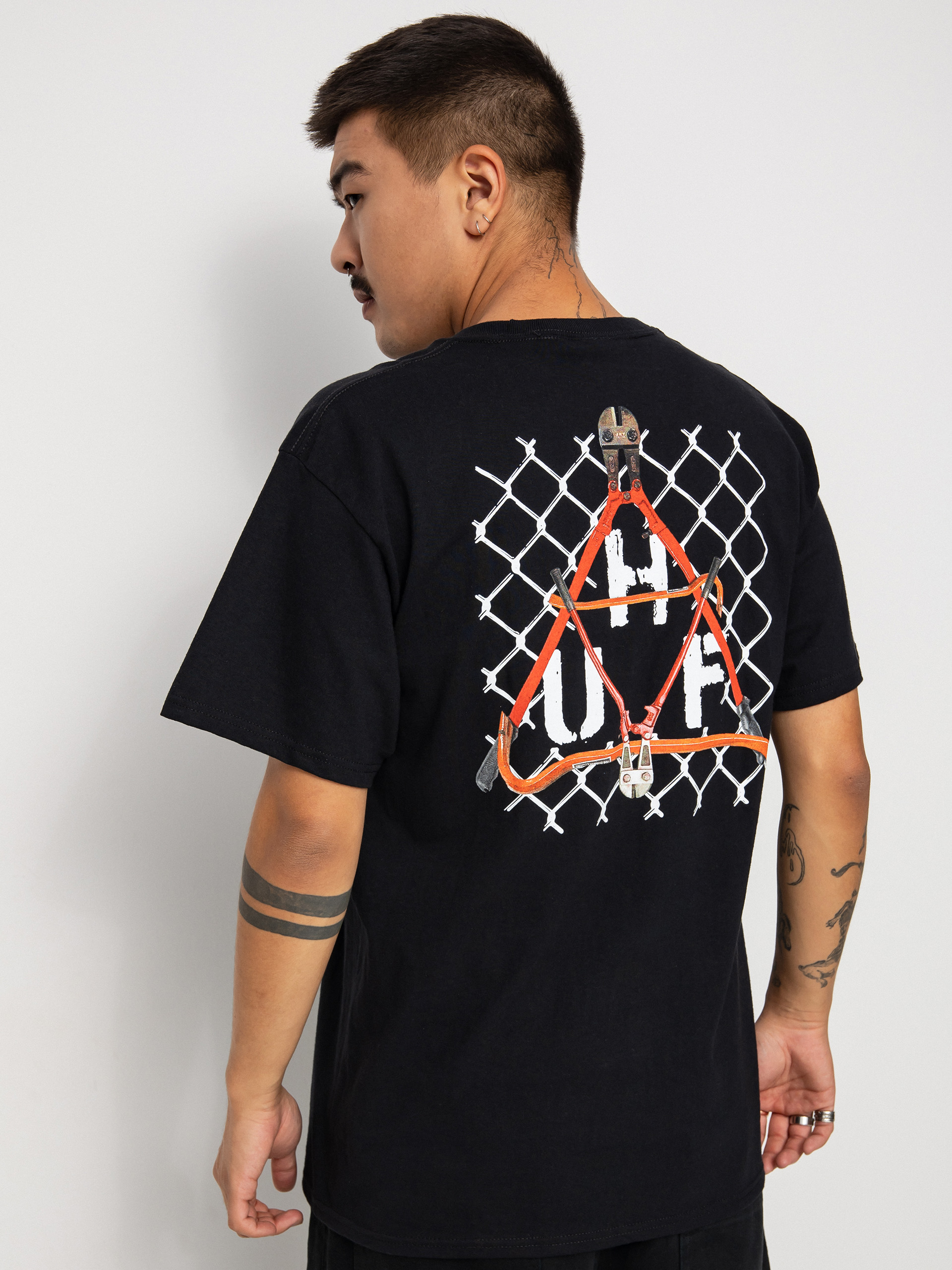 T-shirt HUF Trespass Triangle (black)