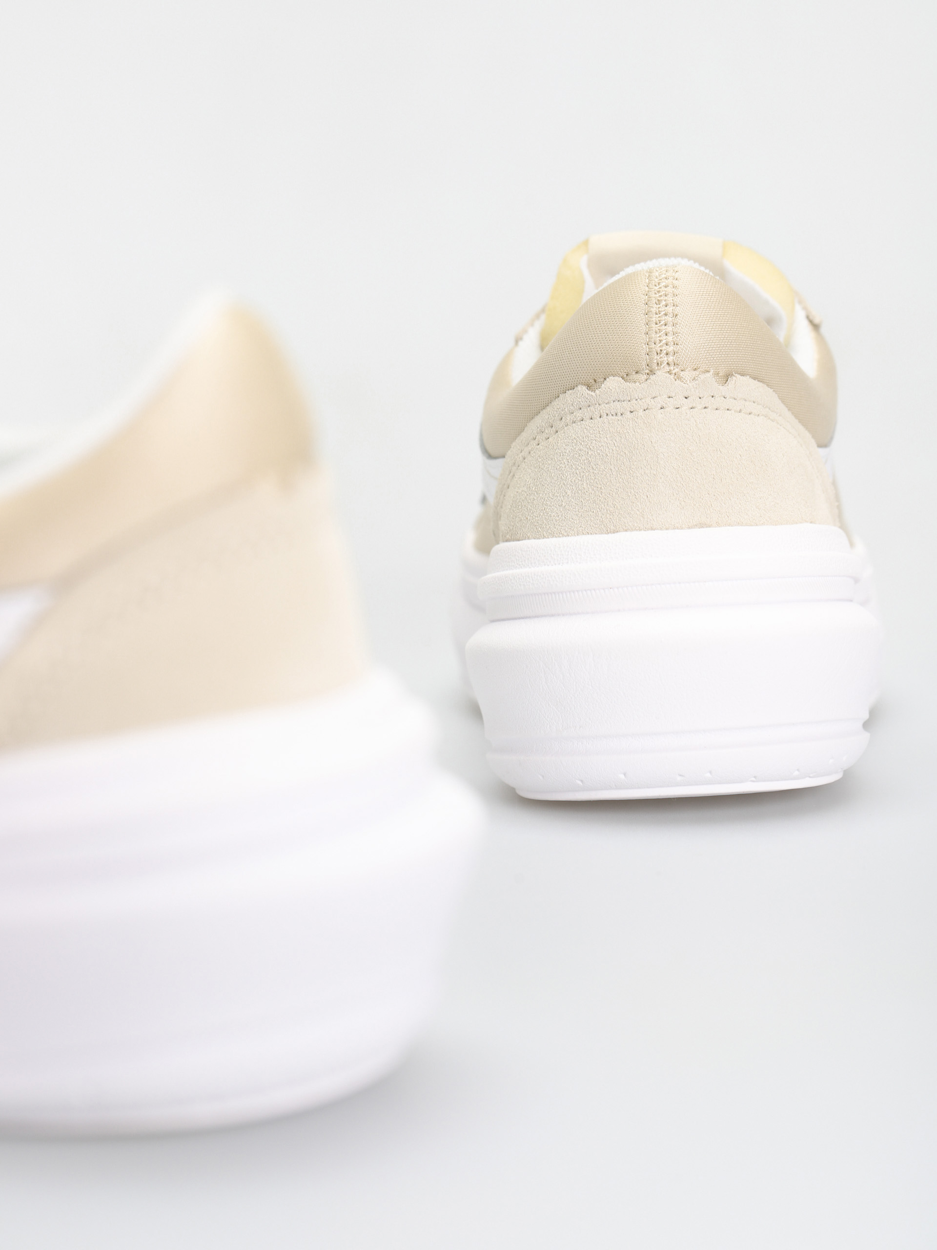 Buty Vans Old Skool Overt CC (sand/white)