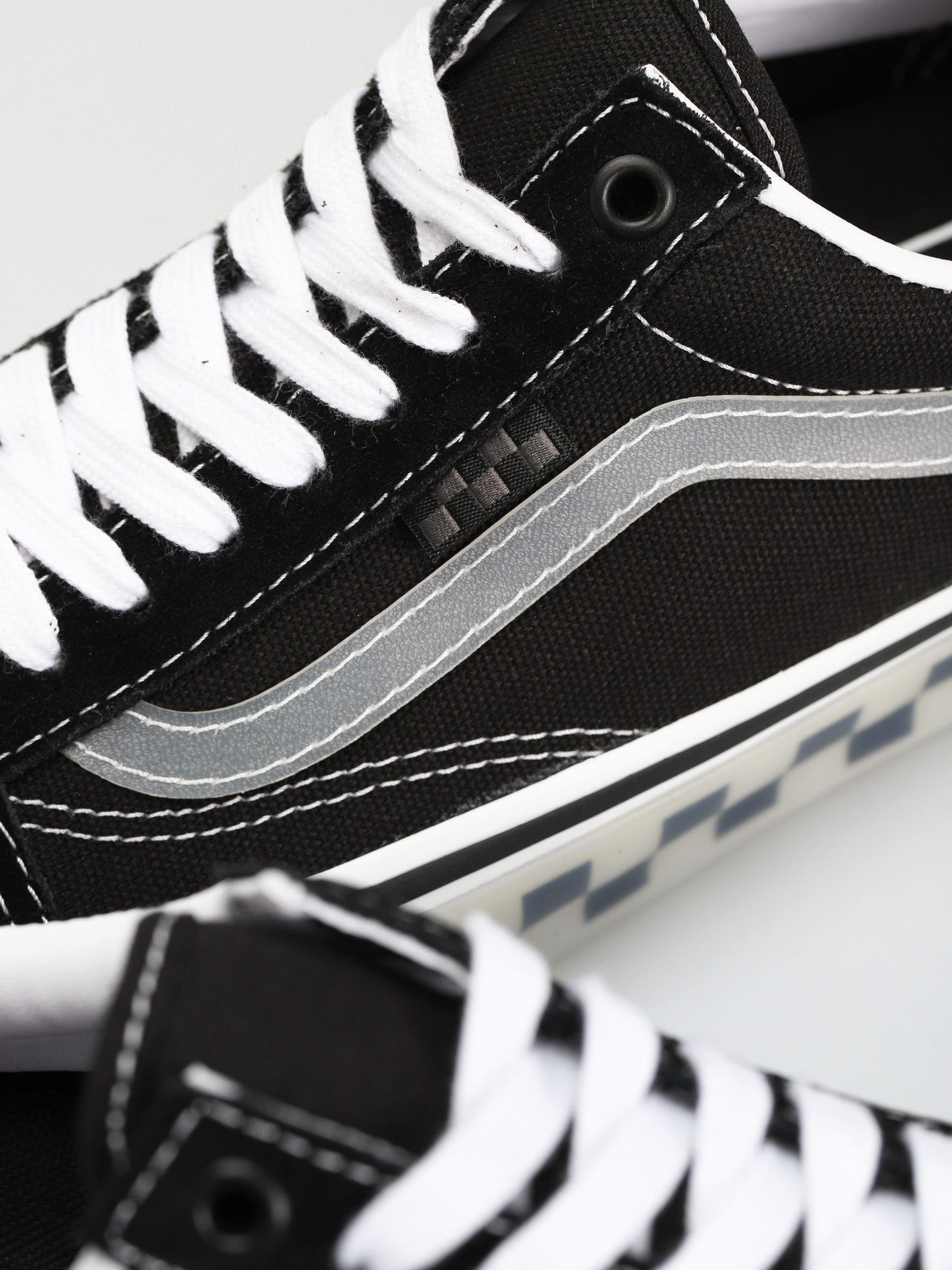 Buty Vans Skate Old Skool (translucent rubber black/clear)