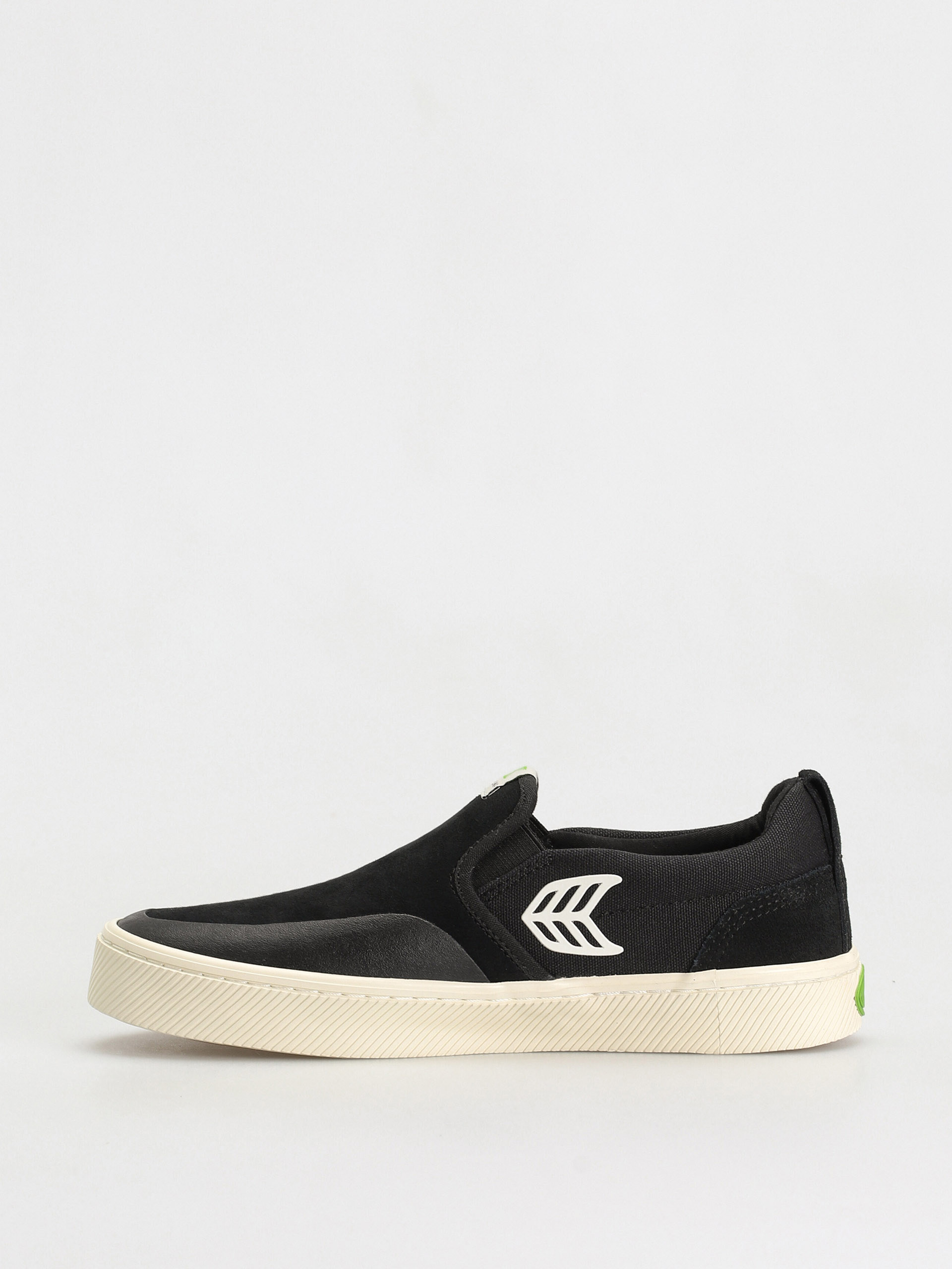Buty Cariuma Catiba Pro Slip On (black/ivory)