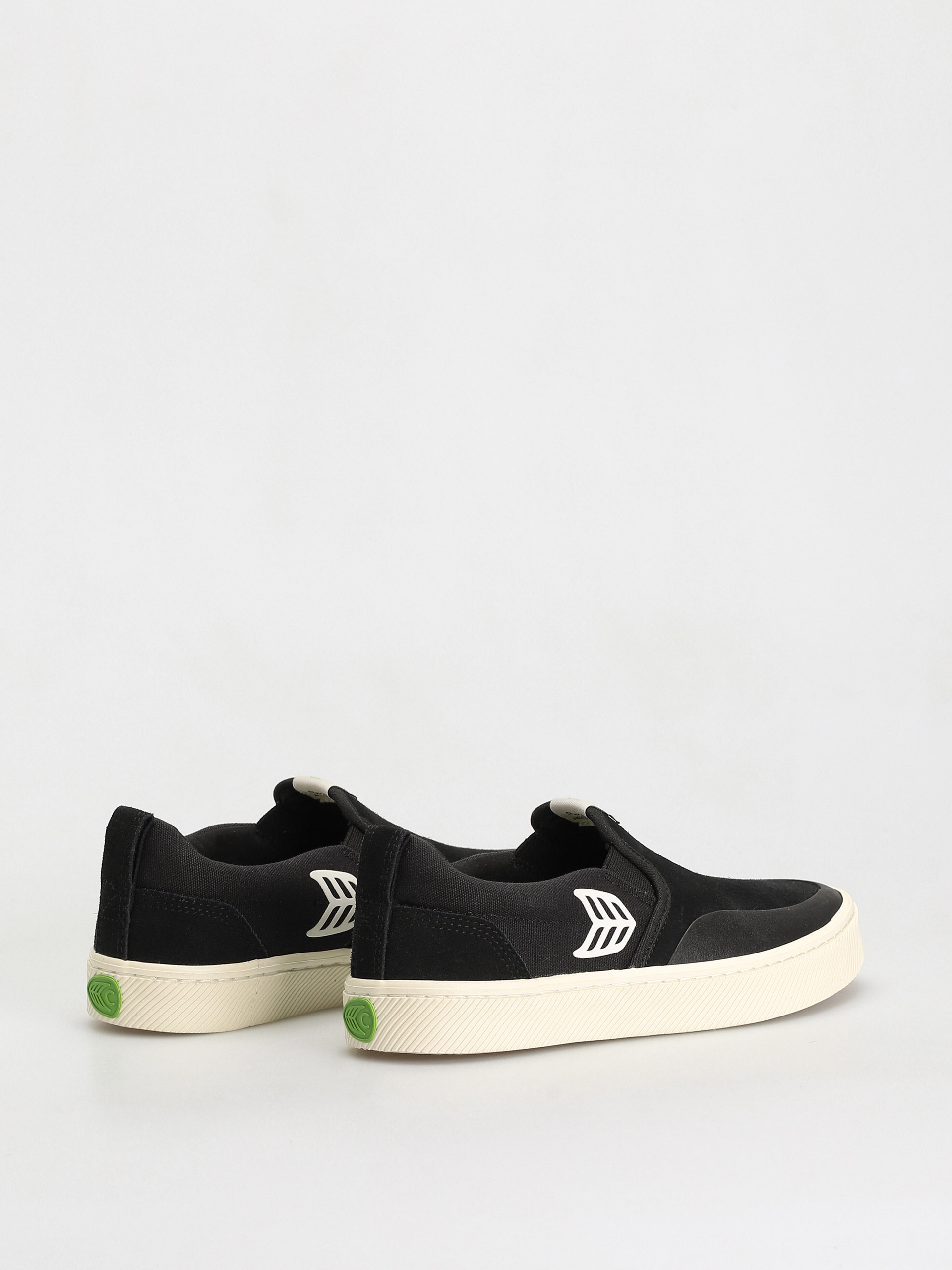 Buty Cariuma Catiba Pro Slip On (black/ivory)