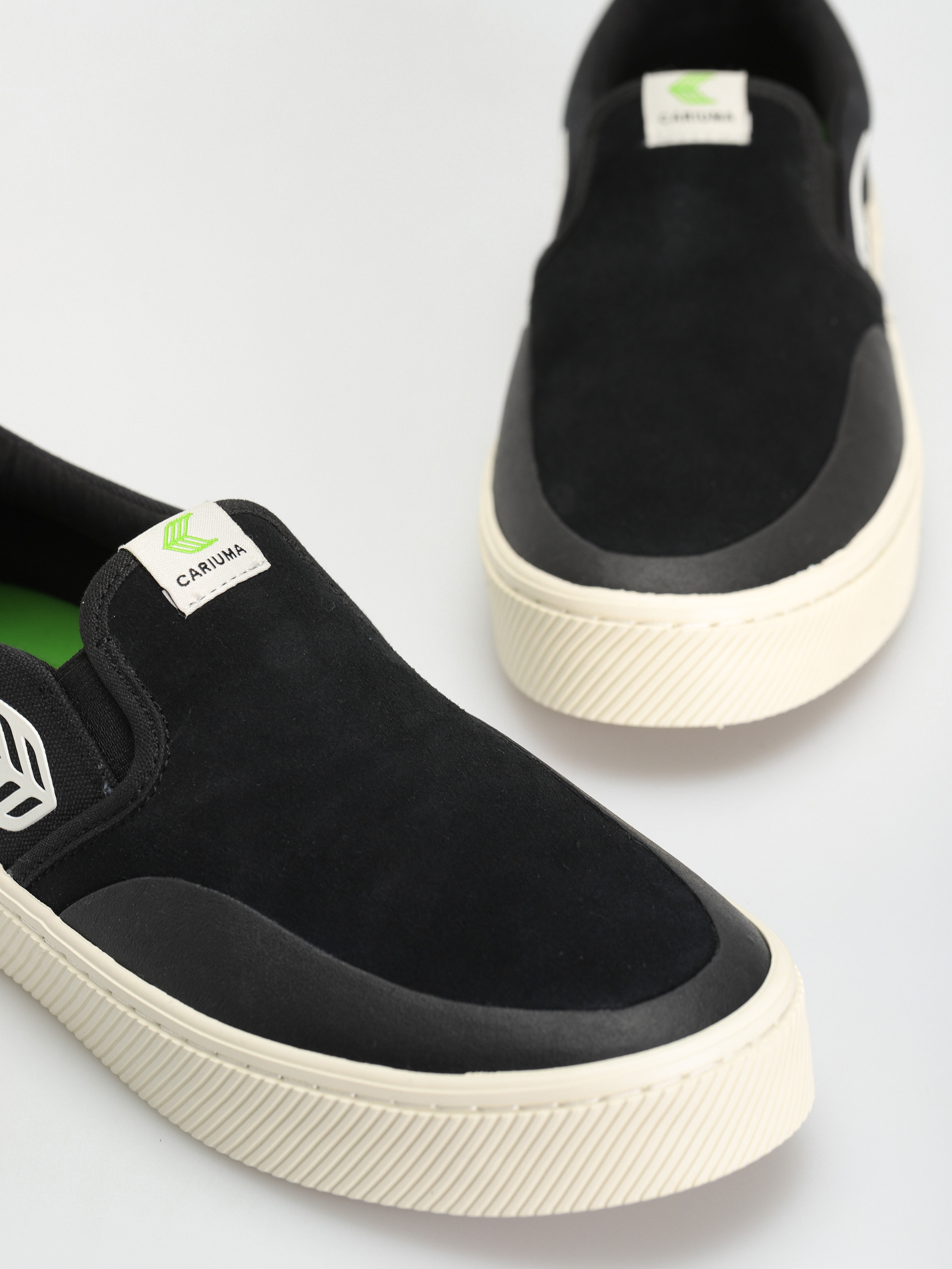 Buty Cariuma Catiba Pro Slip On (black/ivory)