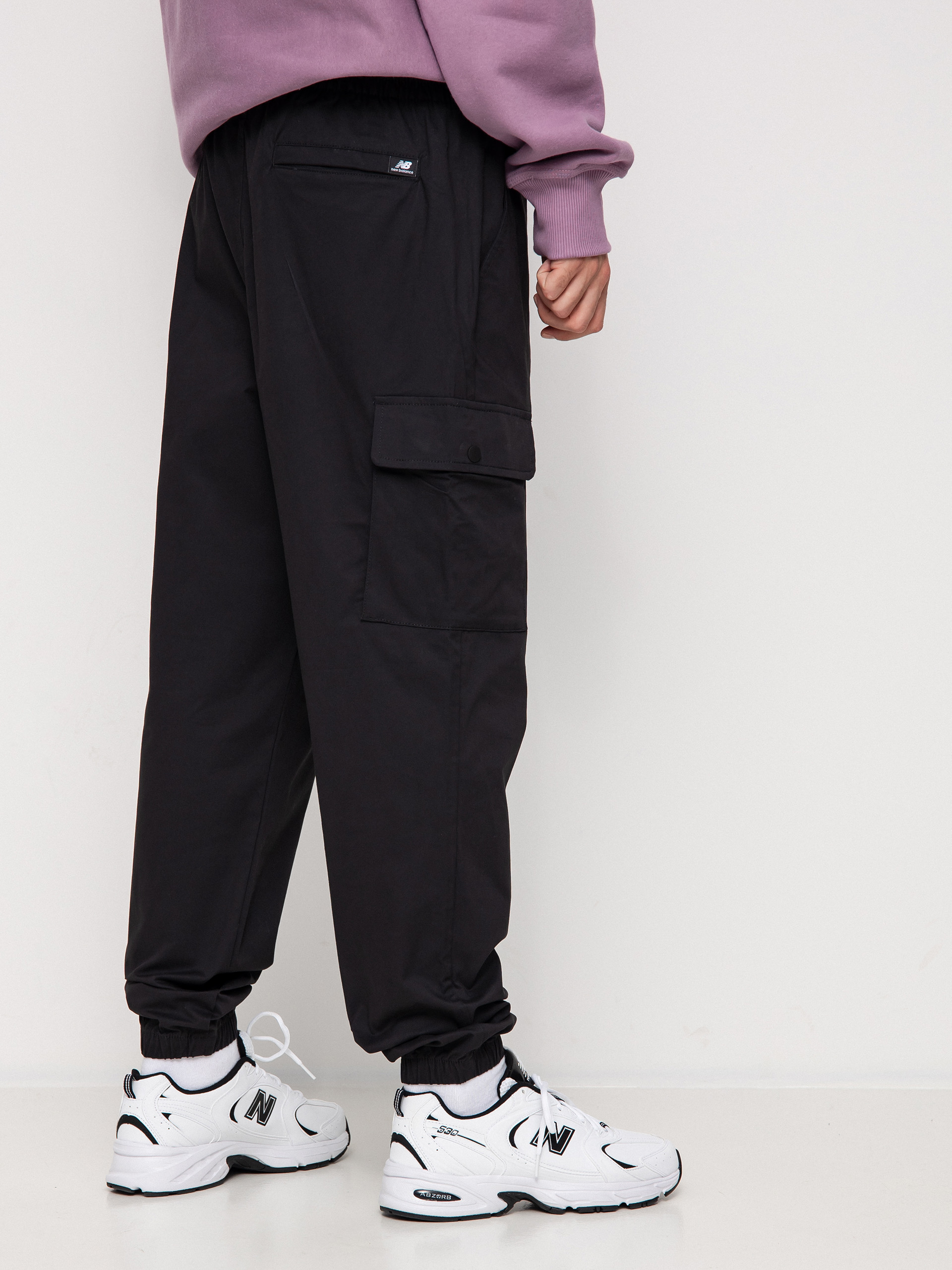 Spodnie New Balance Athletics Woven Cargo (black)