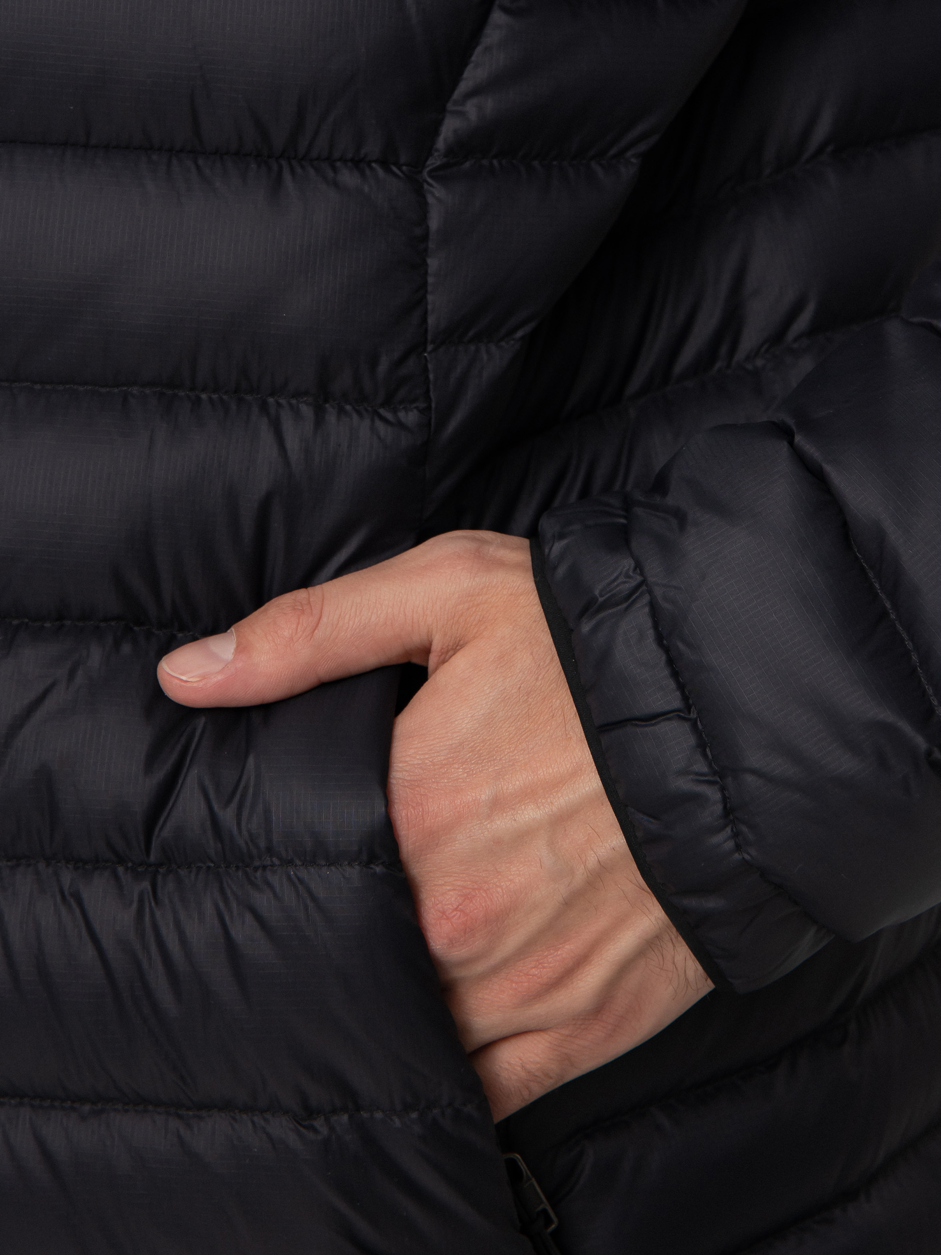 Kurtka Patagonia Down Sweater (black)