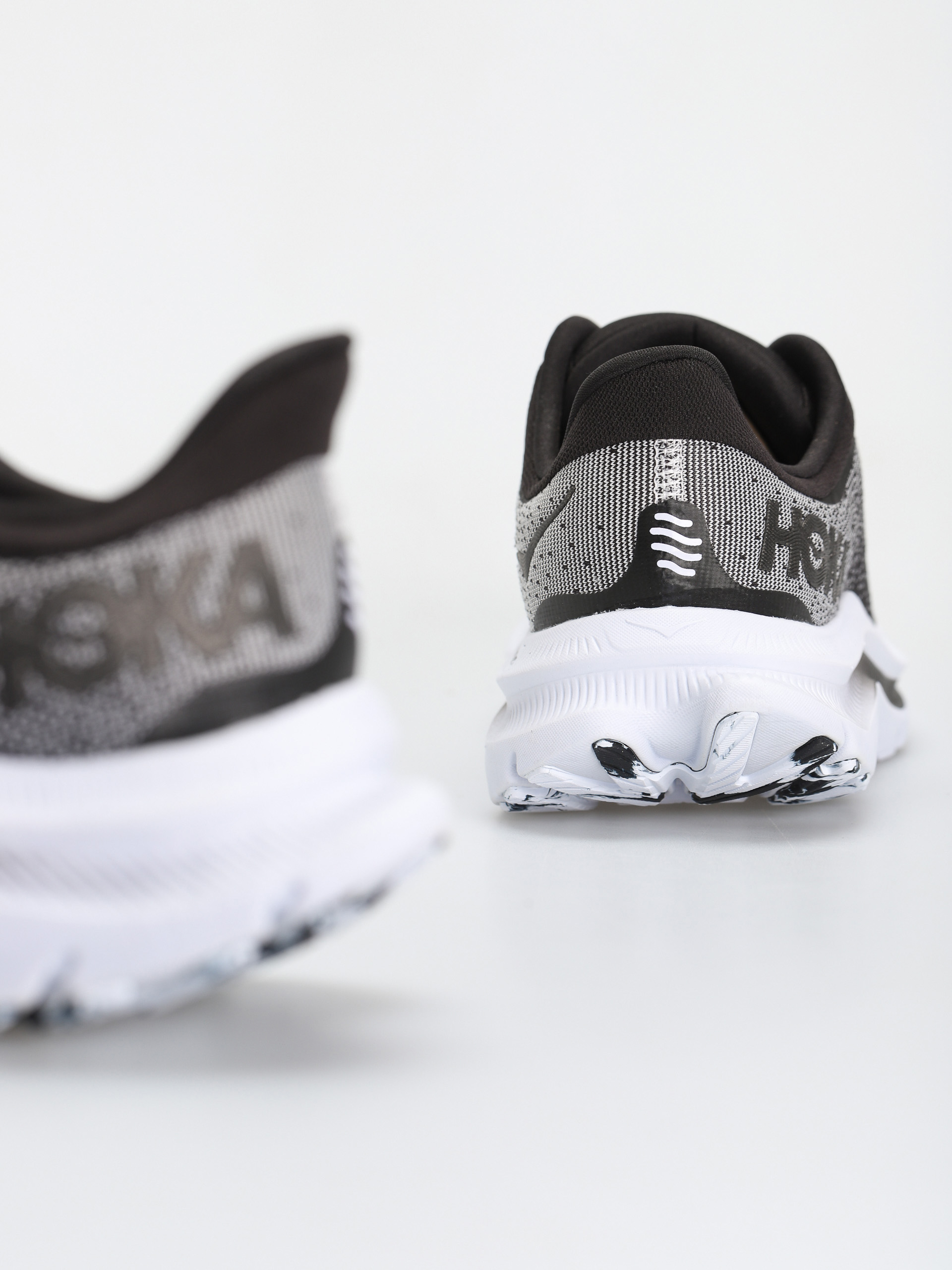 Buty Hoka Kawana (black/white)