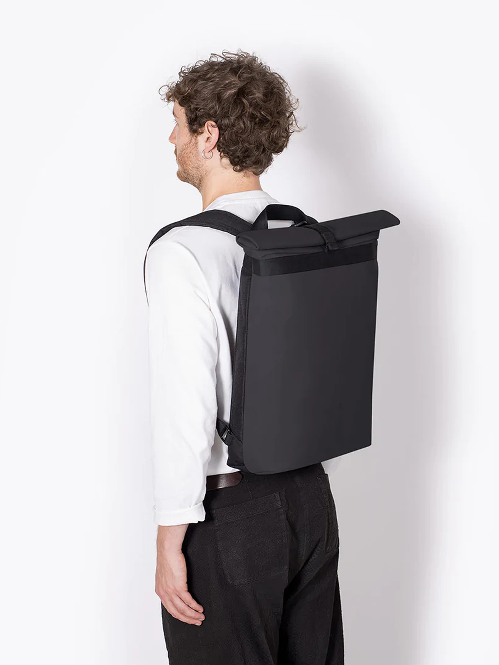 Plecak Ucon Acrobatics Vito Medium Lotus (black)