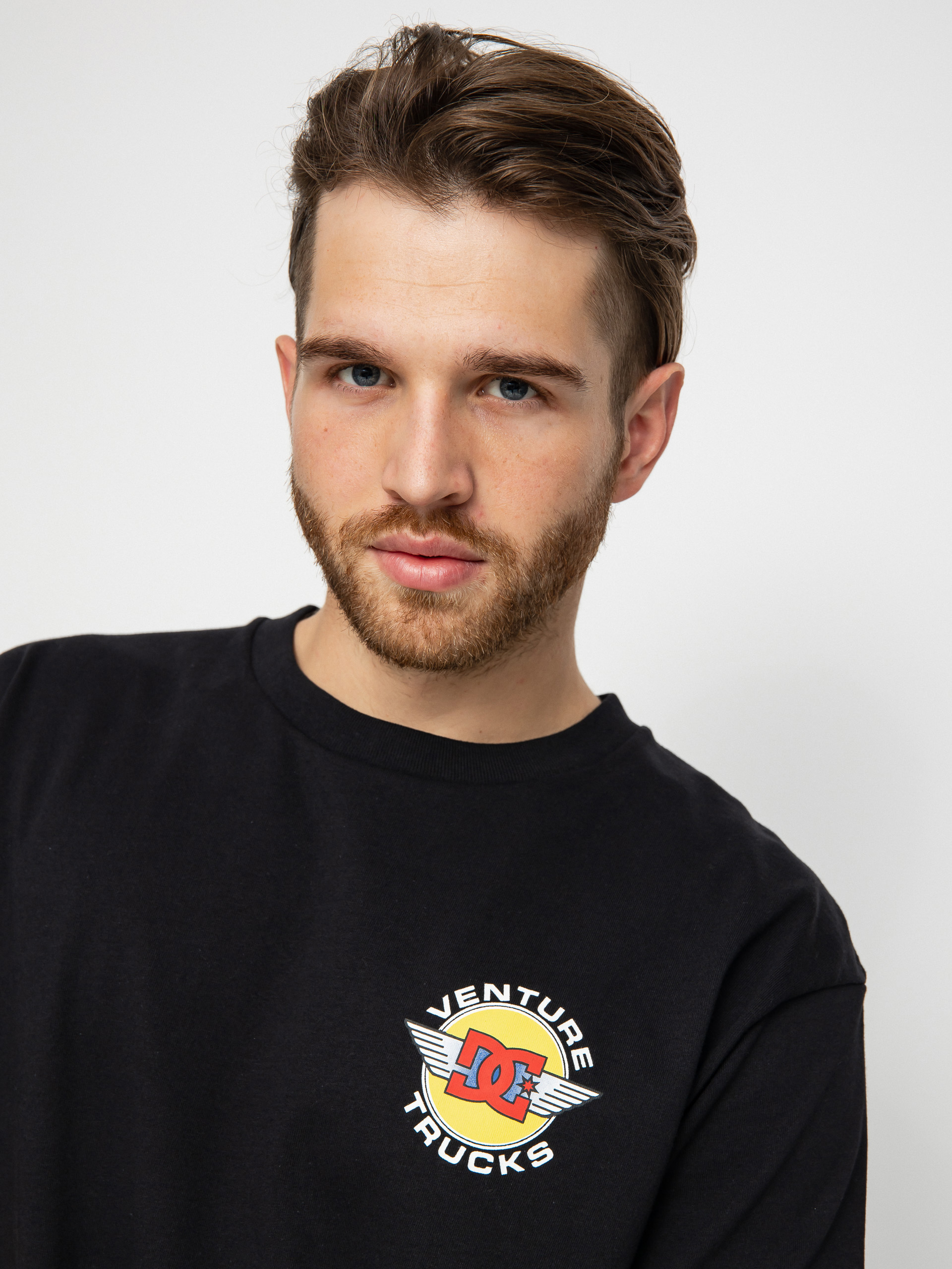T-shirt DC X Venture Cousa (black)
