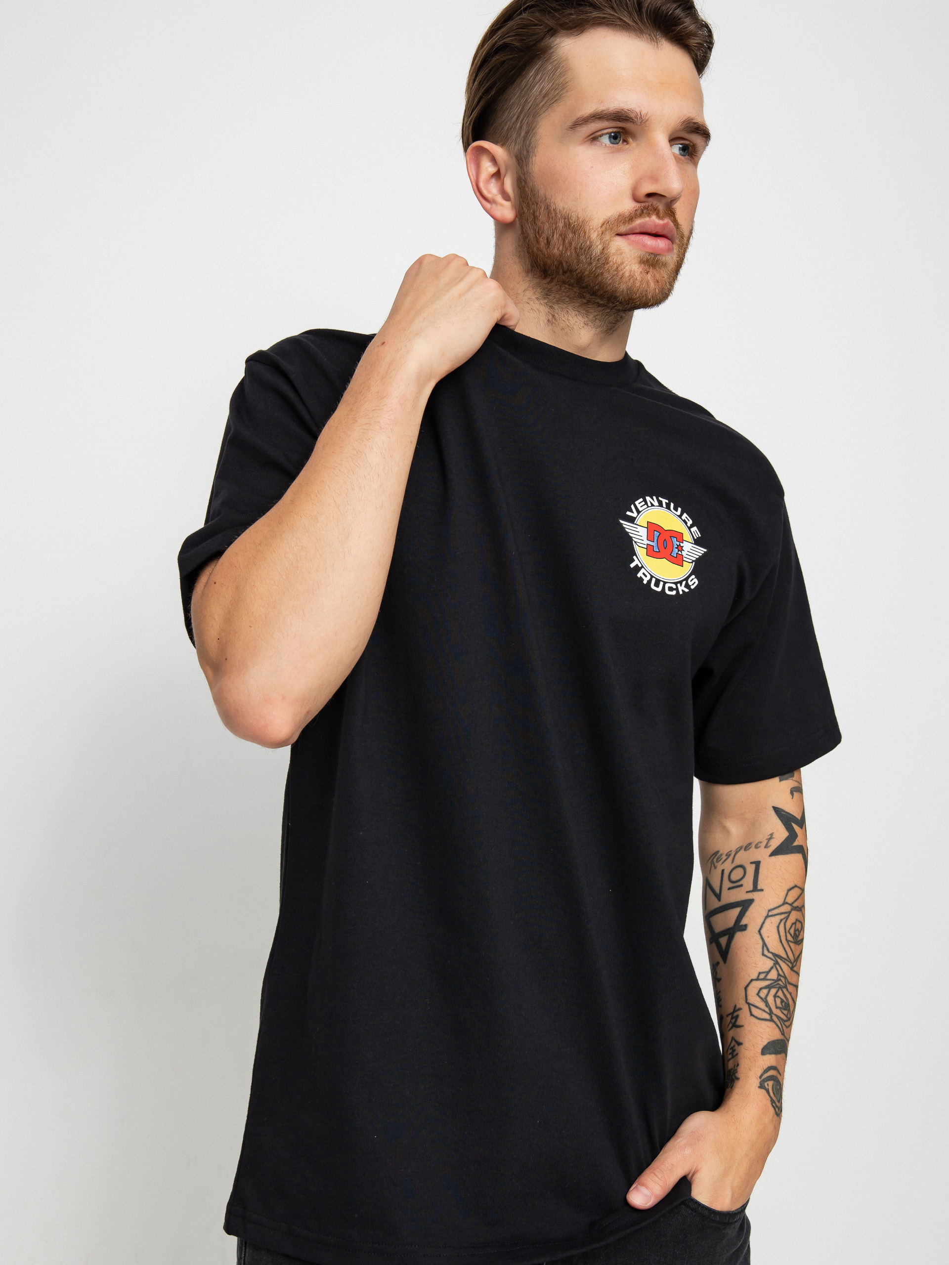 T-shirt DC X Venture Cousa (black)