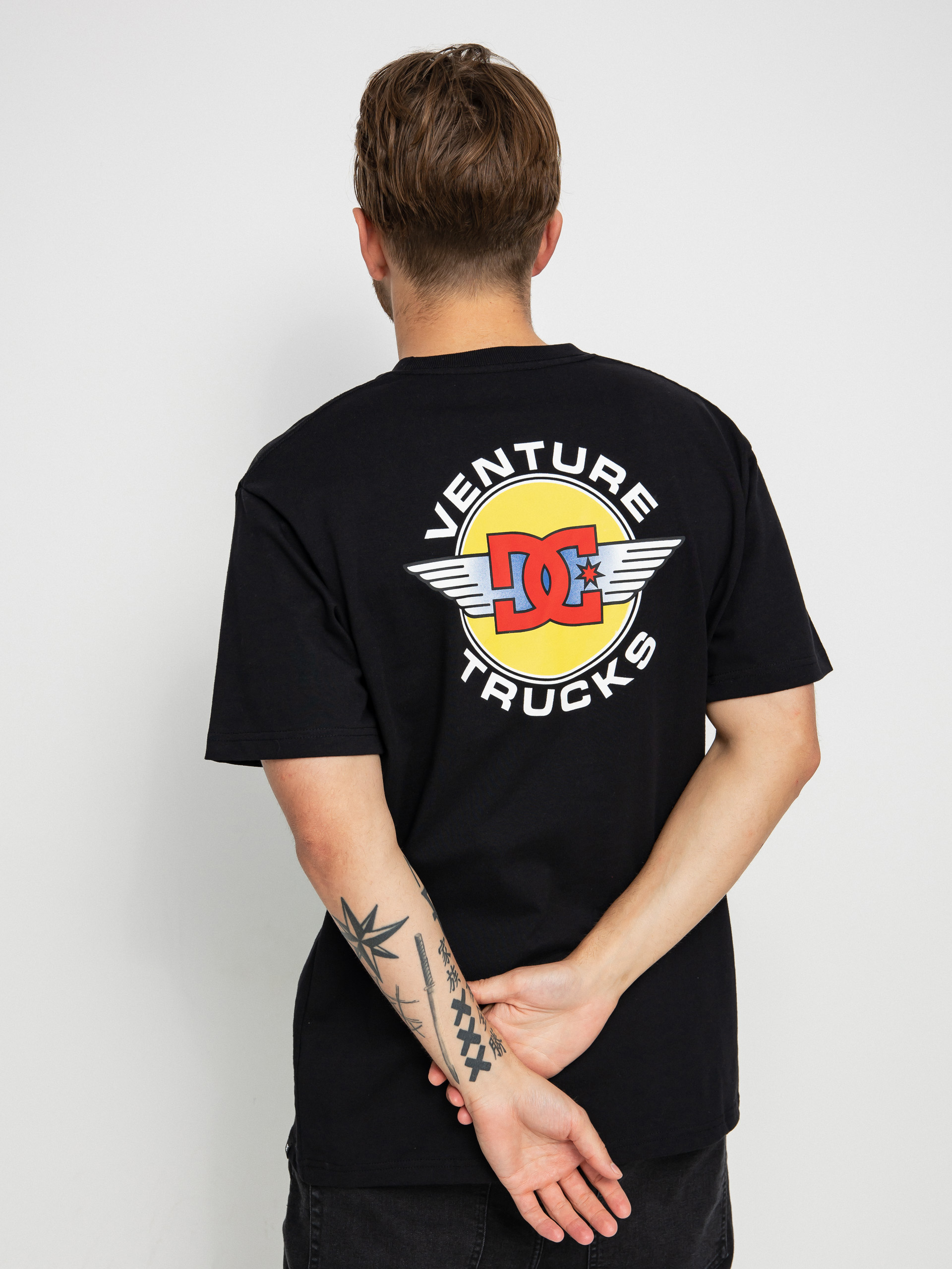 T-shirt DC X Venture Cousa (black)