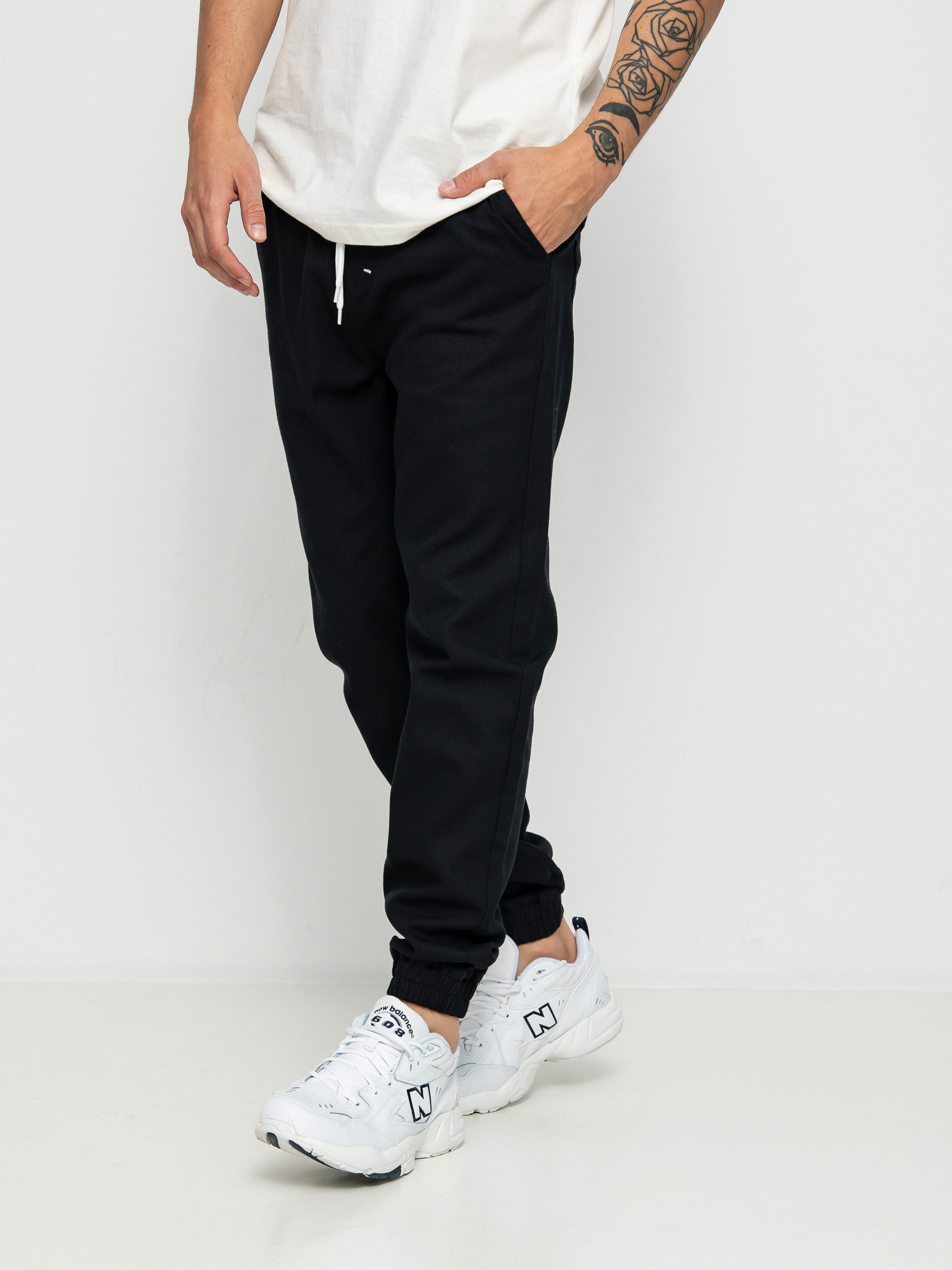 Spodnie MassDnm Signature 2.0 Joggers Sneaker Fit (black)